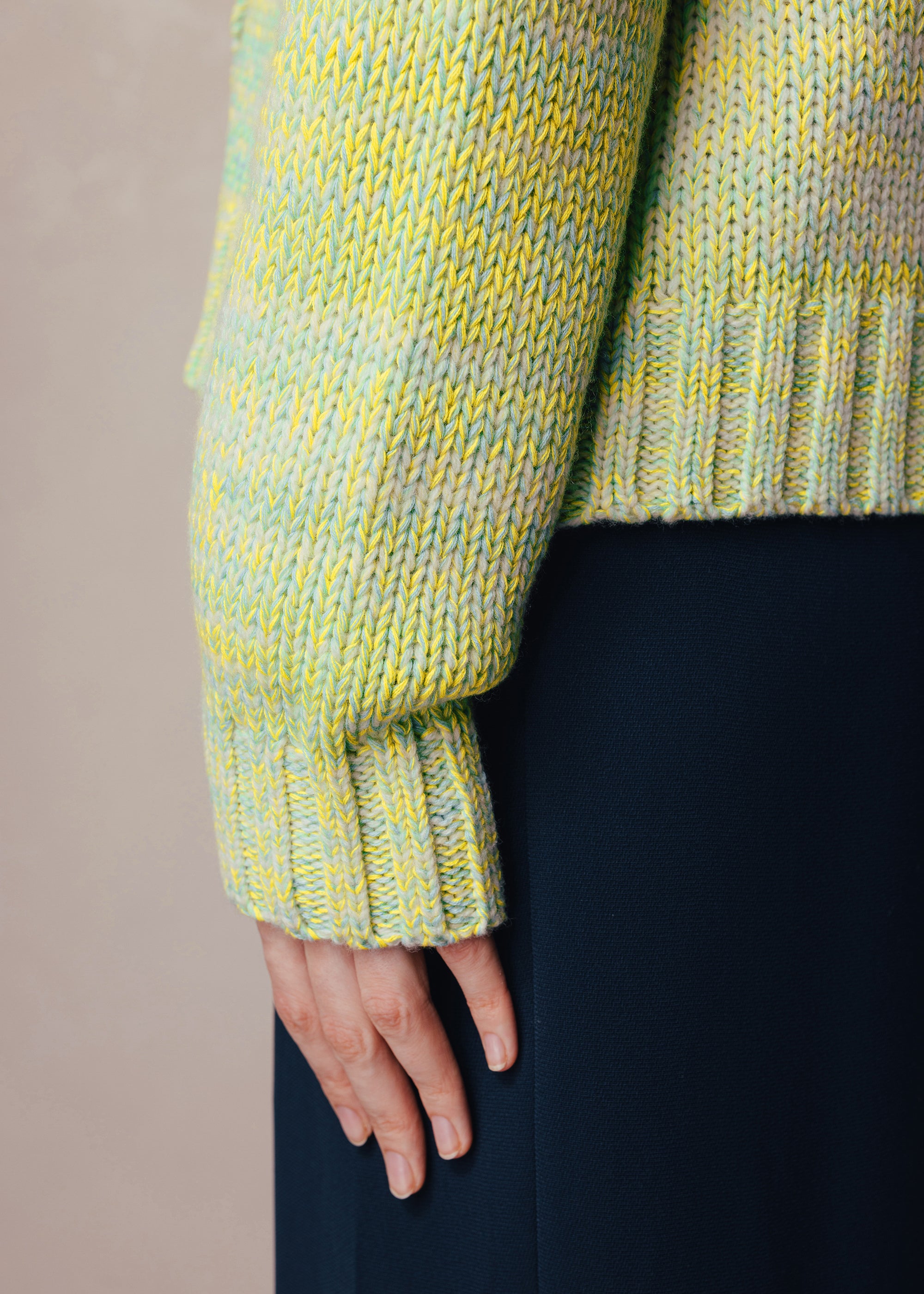 Strickjacke aus Mouliné-garn mit Knopfleiste