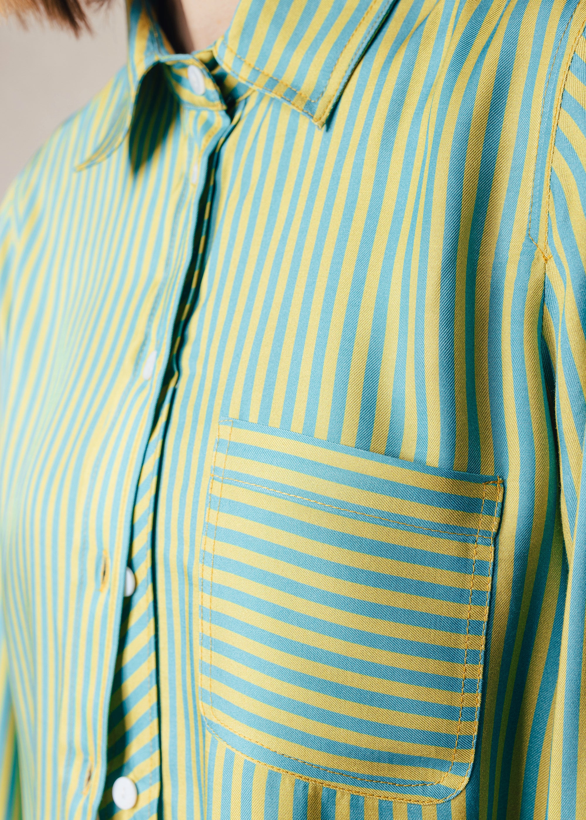 Hemdbluse mit Streifenmuster aus Viskose