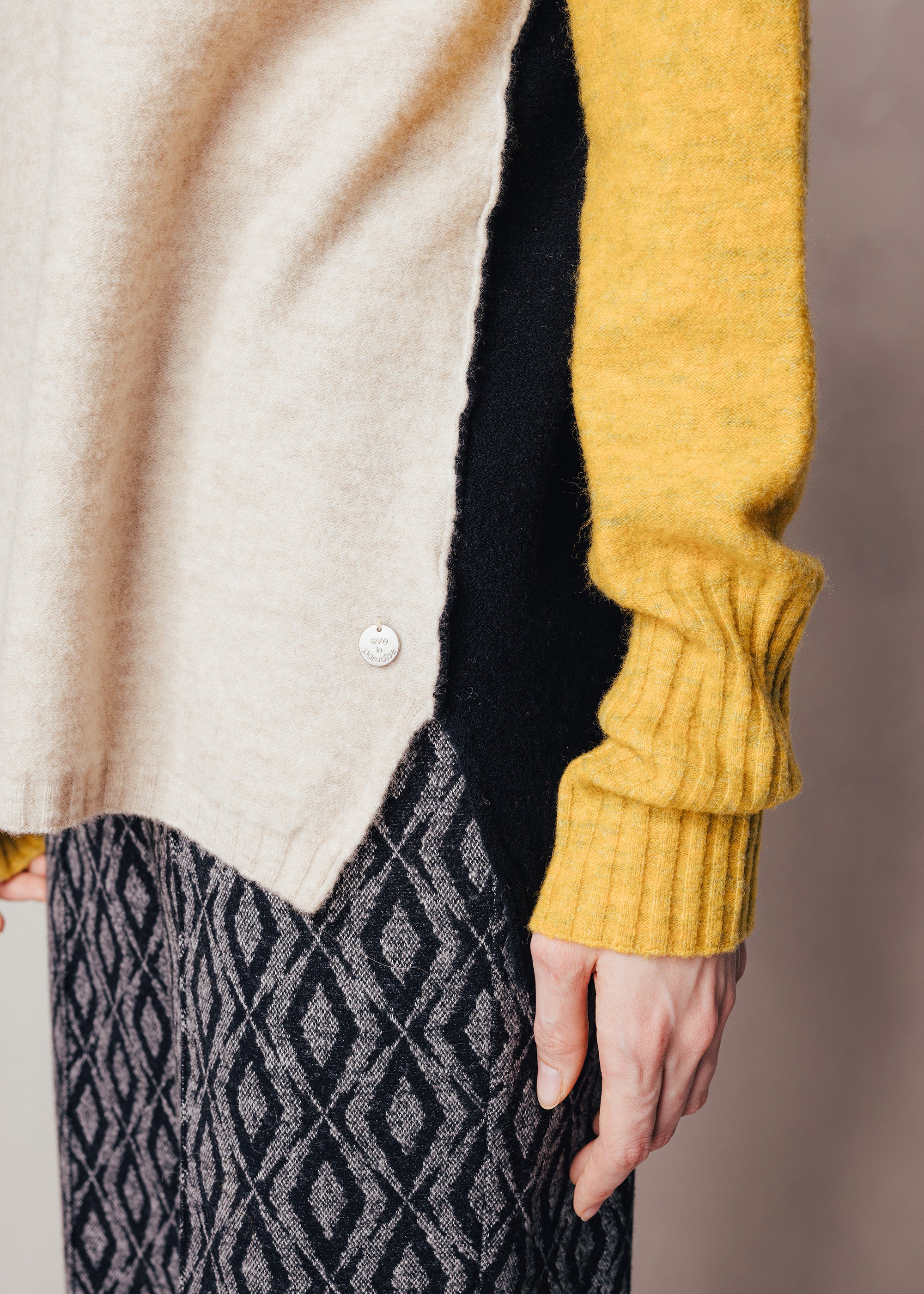 Mehrfarbiger Pullover mit Rollkragen aus Woll-Mix