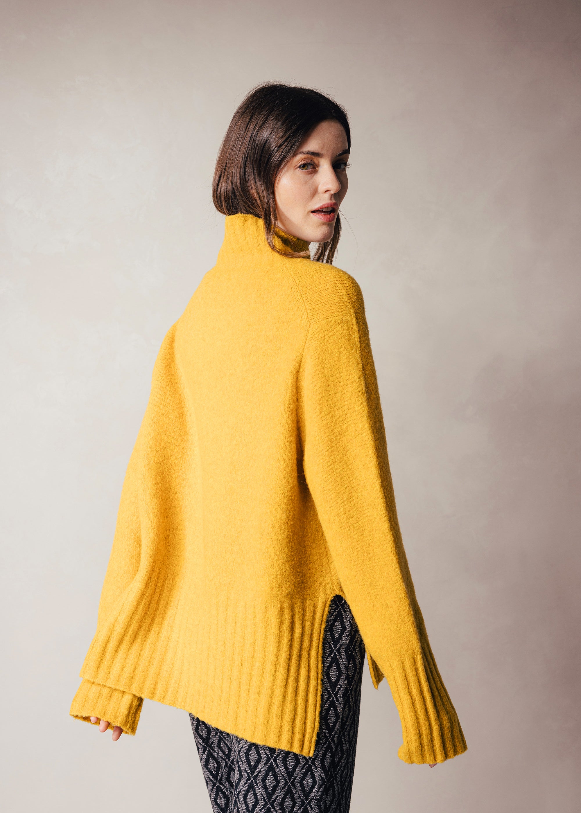 V-neck sweater made from a yak wool blend