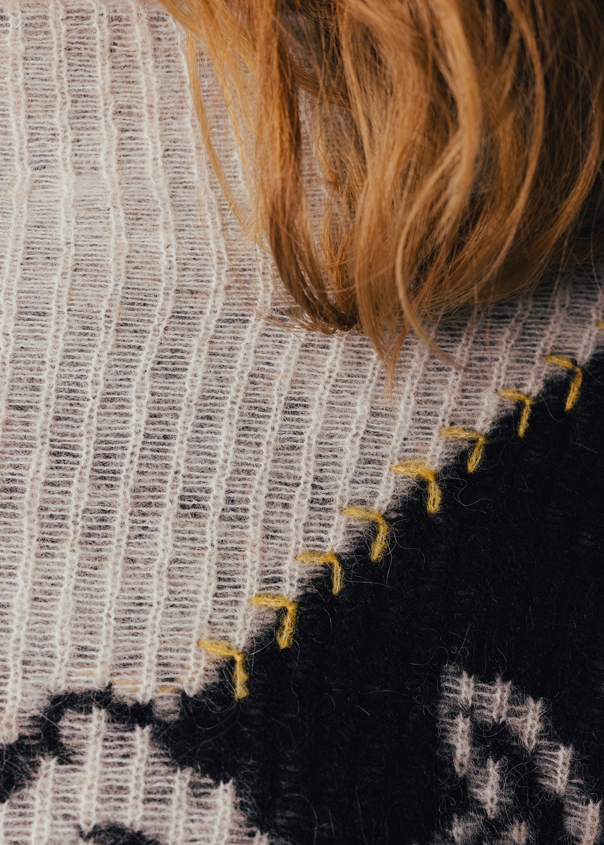Jacquard-Pullover mit floralem Muster und Stehkragen
