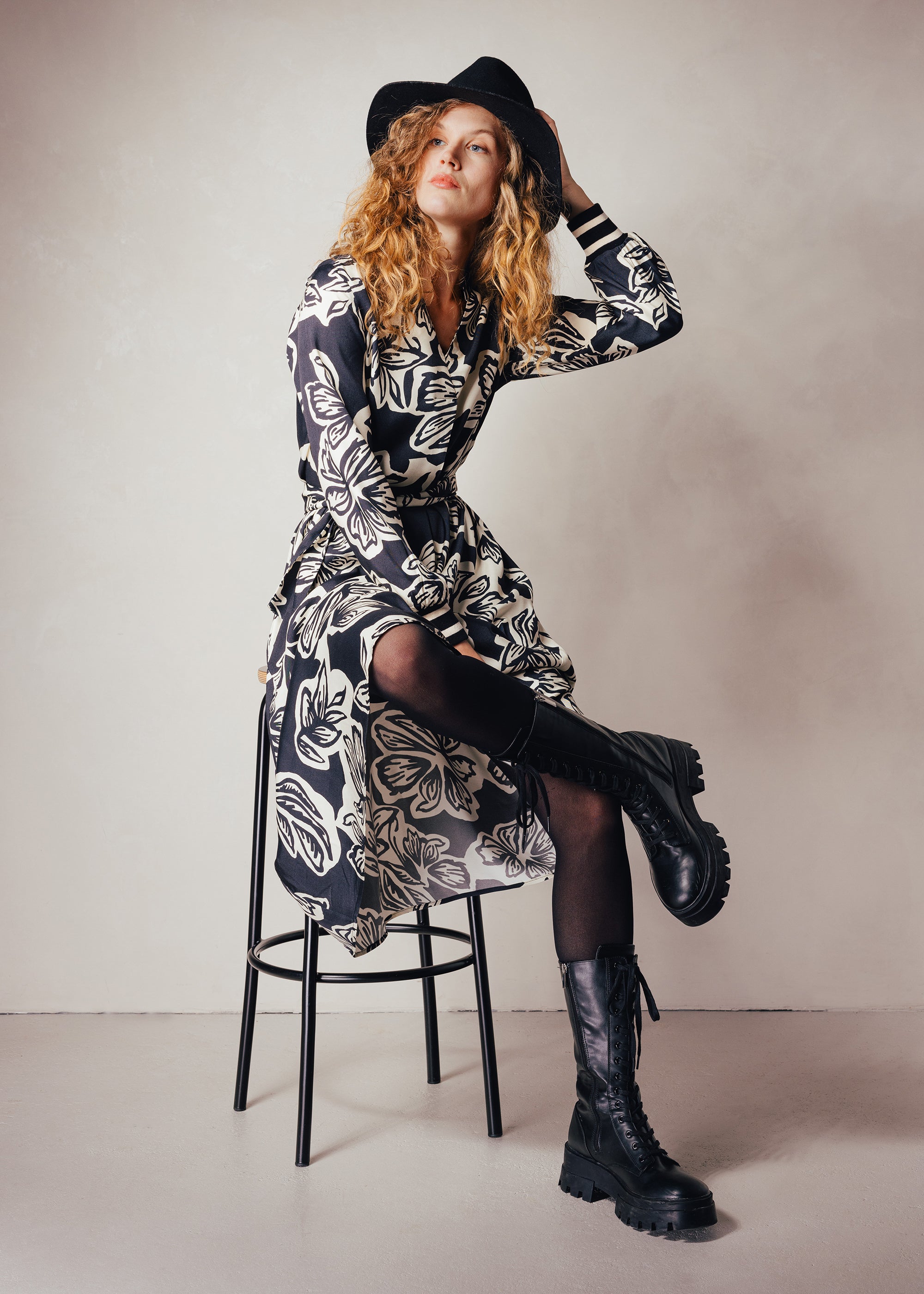 Floral print dress made of viscose