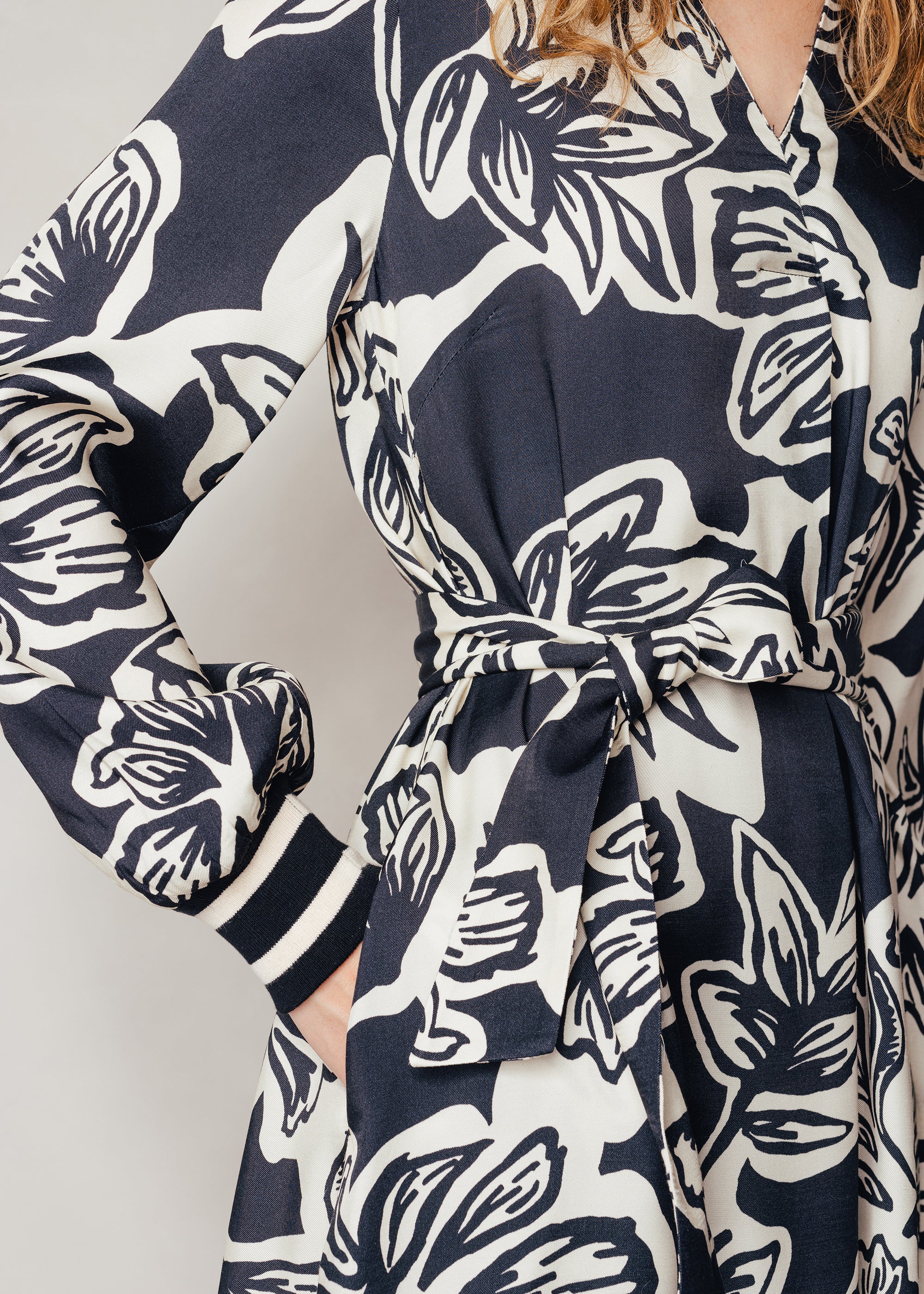 Floral print dress made of viscose
