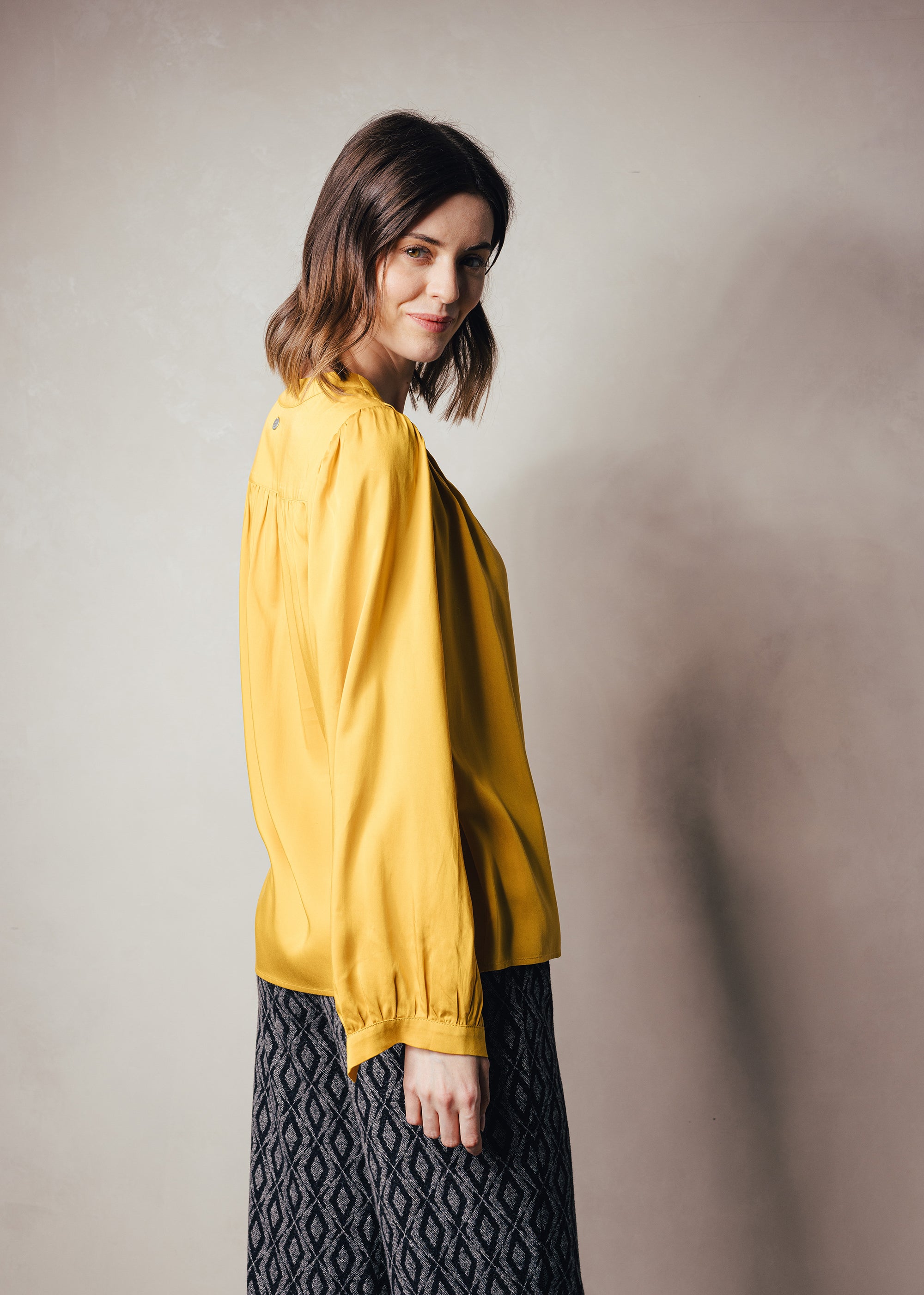 Bluse aus Viskose-Mix