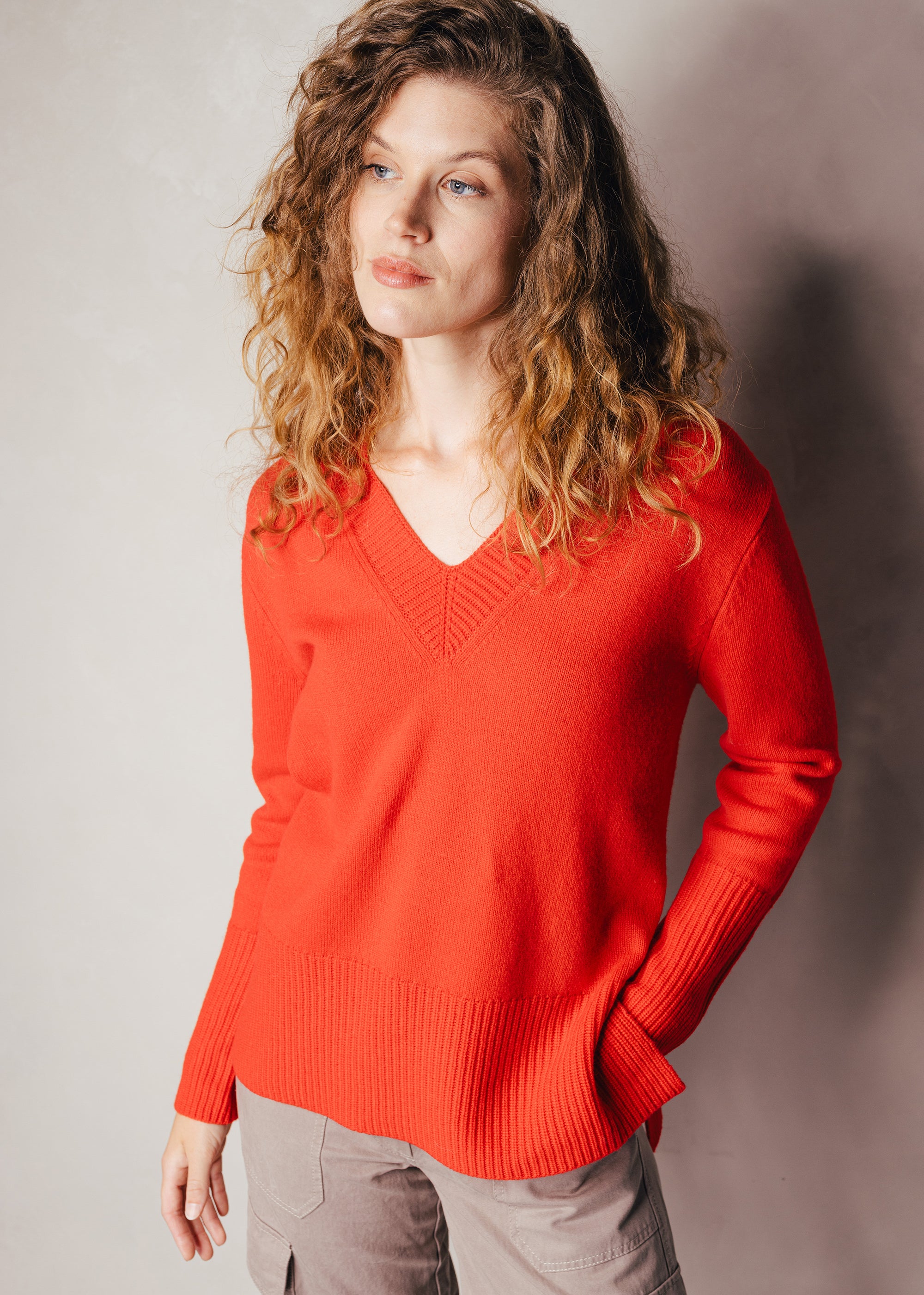 Wollpullover mit V-Ausschnitt