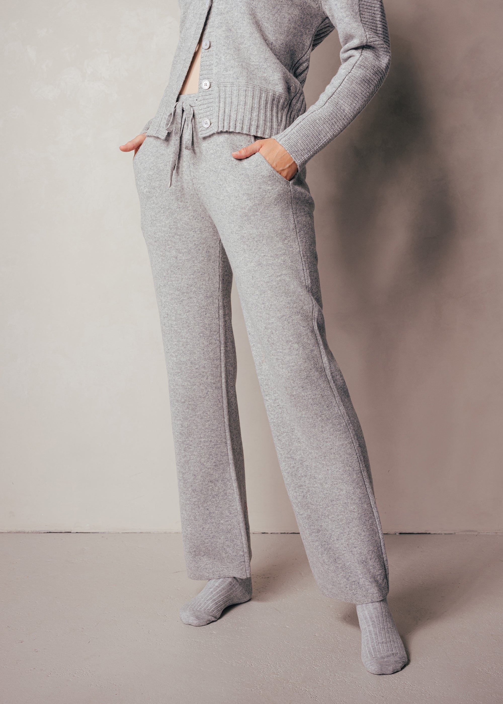 Knitted trousers made of pure wool
