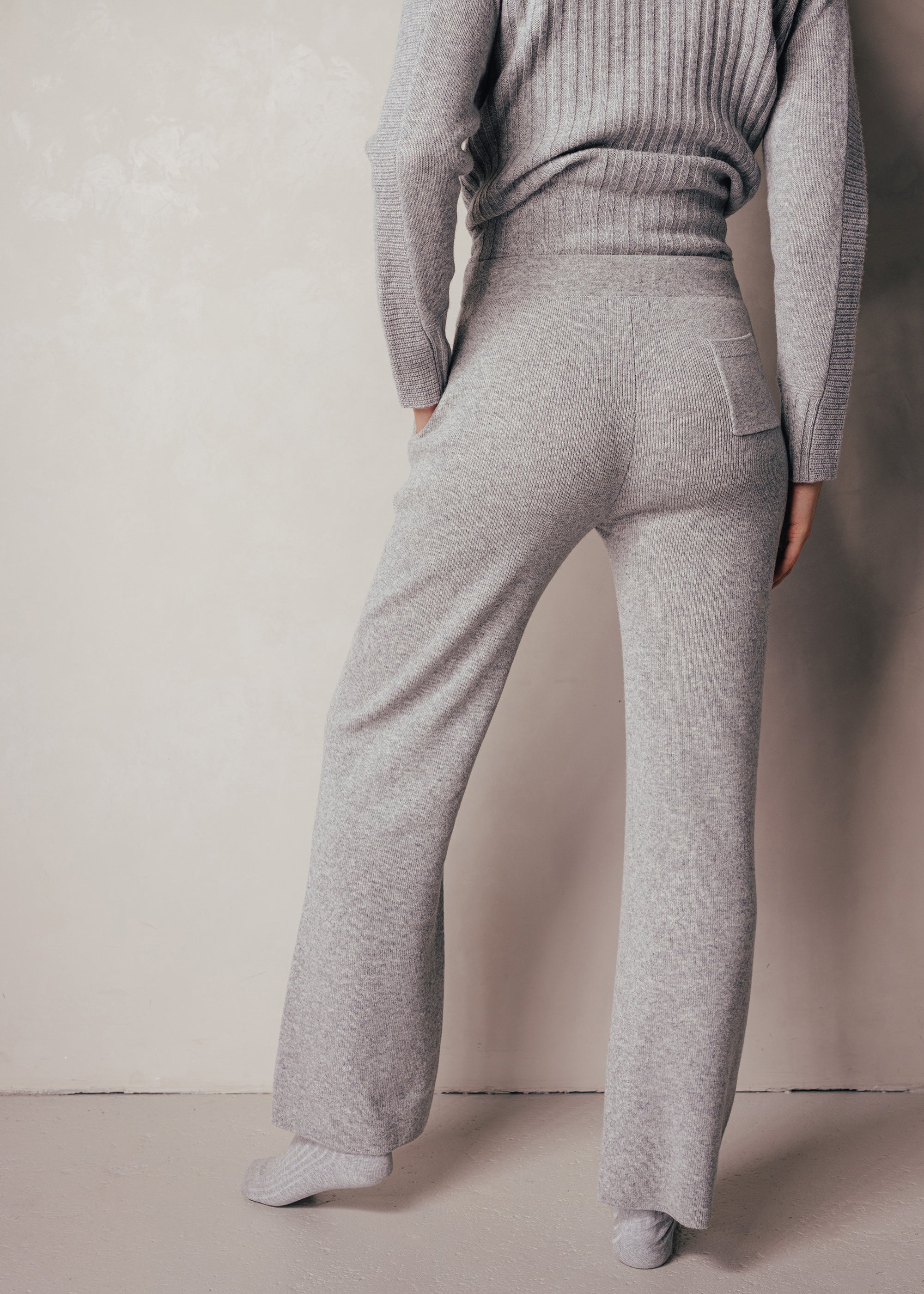 Knitted trousers made of pure wool
