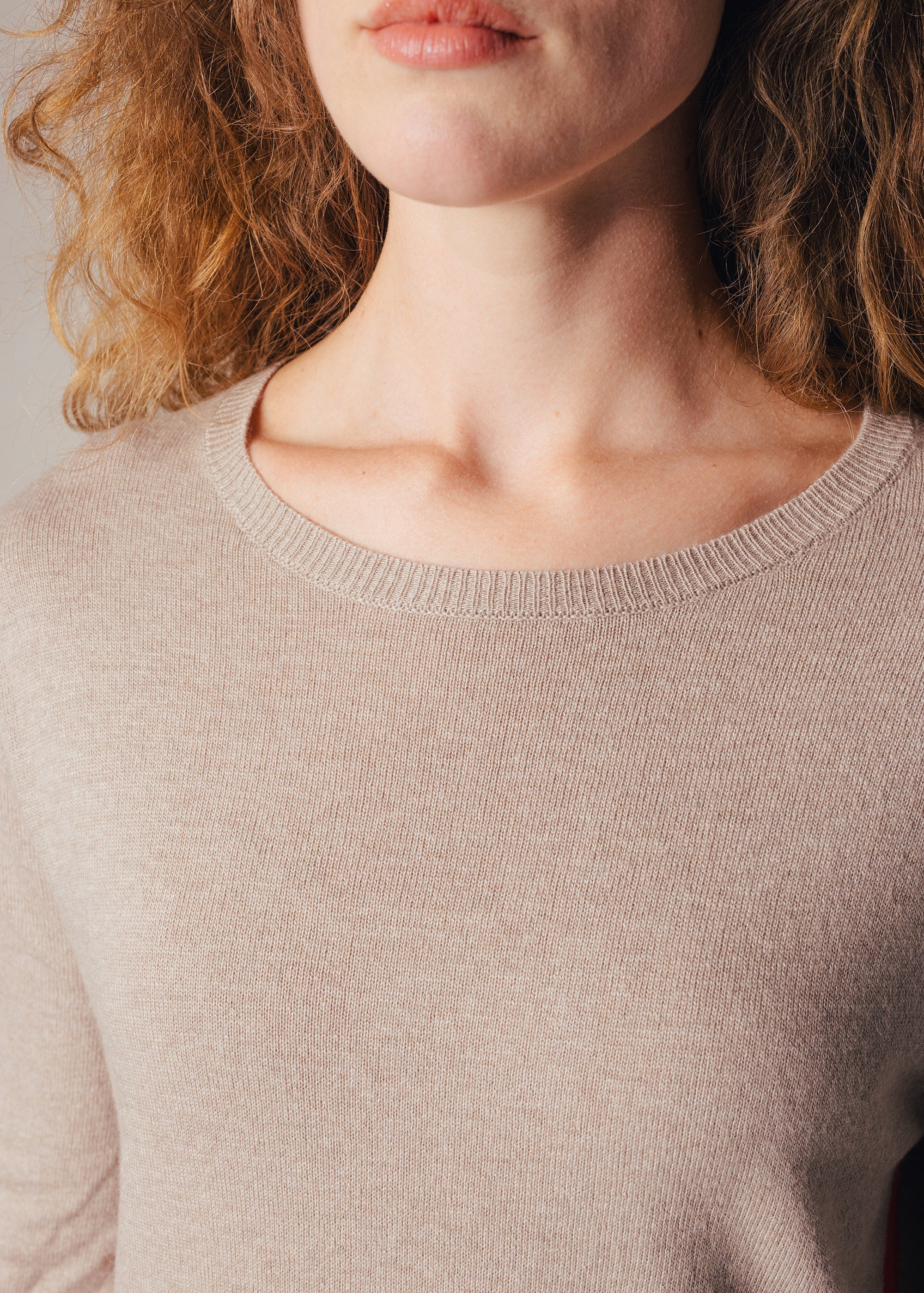 Pullover mit Streifen aus Viskose-Kaschmir-Mix
