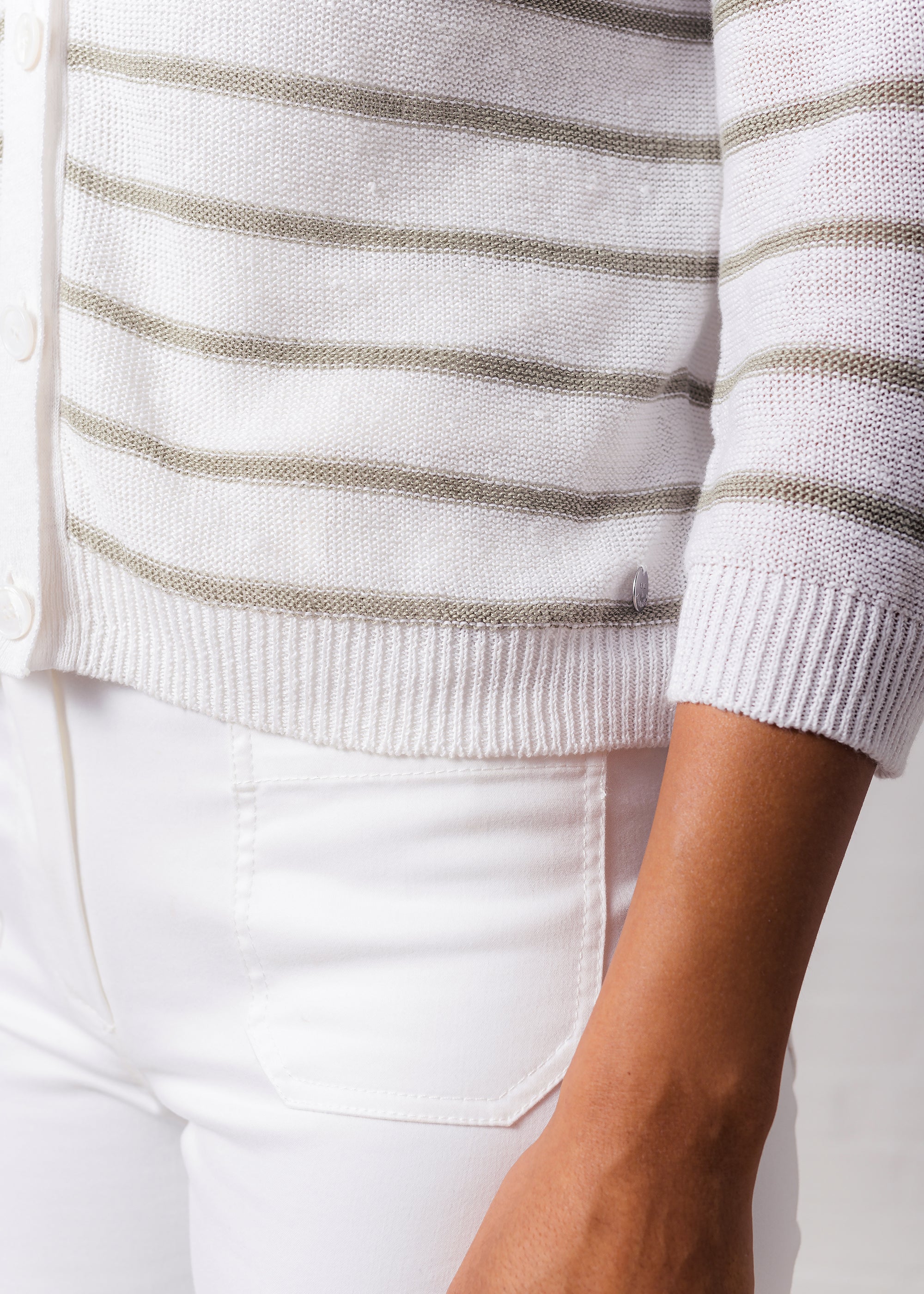 Strickjacke mit Kragen und Streifenmuster aus reinem Leinen