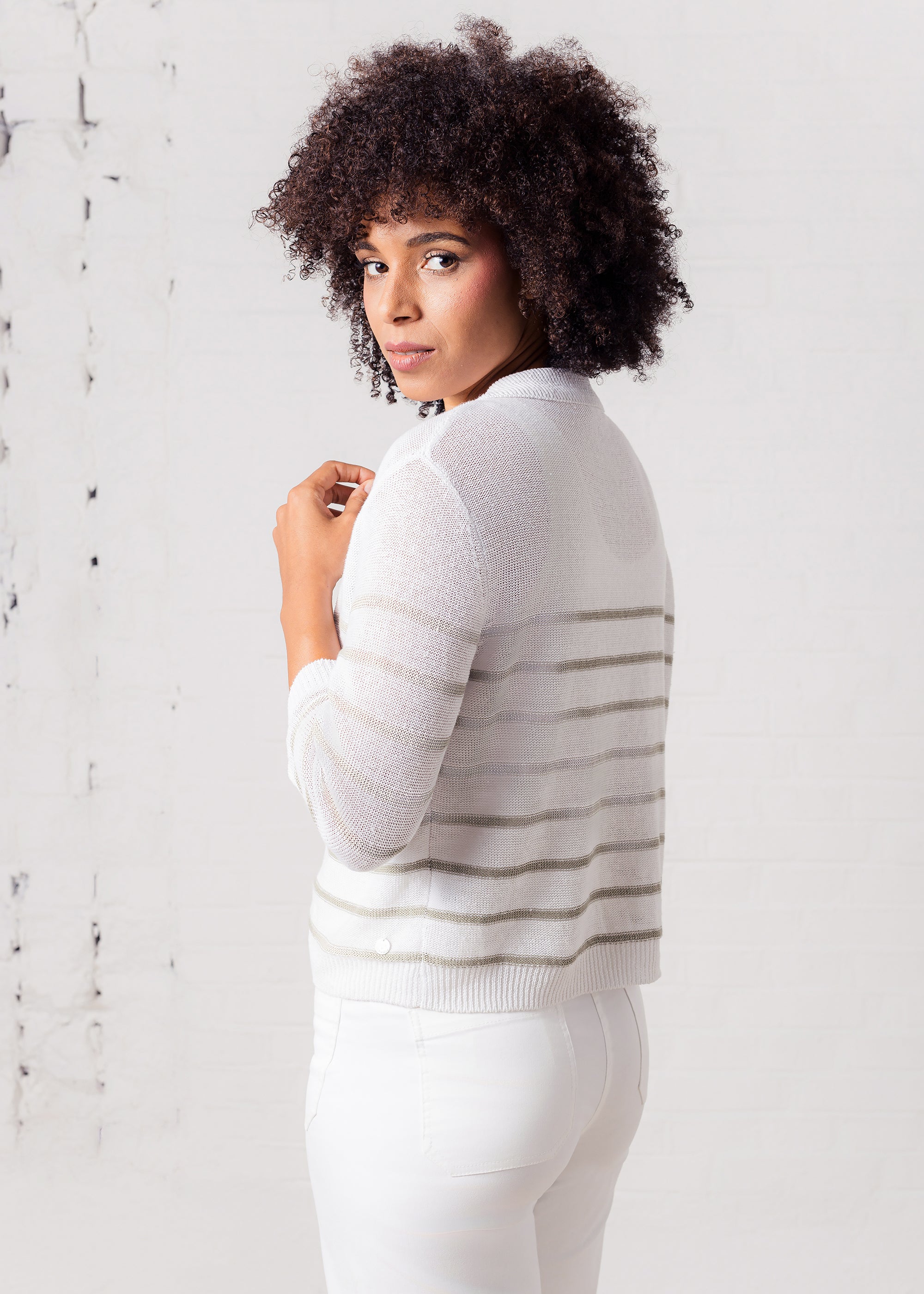 Strickjacke mit Kragen und Streifenmuster aus reinem Leinen