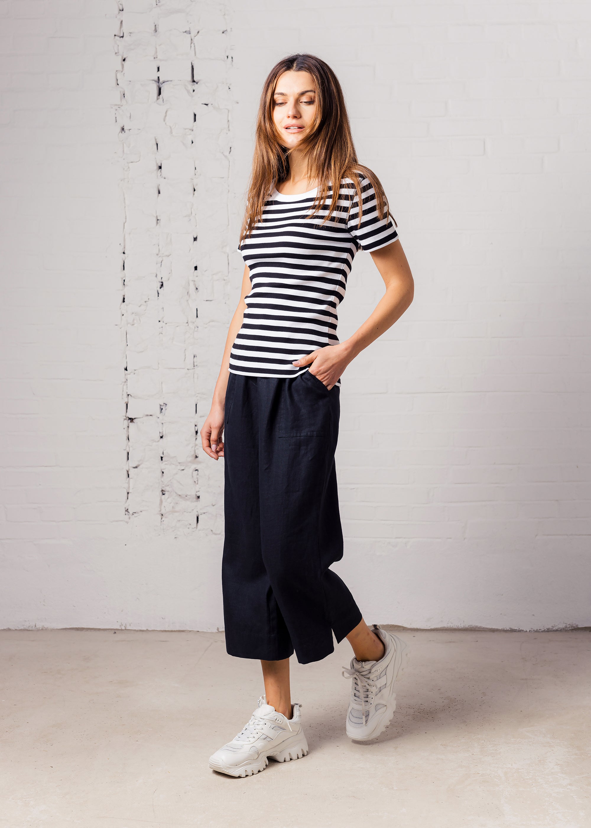 Schwarz-Weiß gestreiftes Rib-Shirt aus Baumwolle