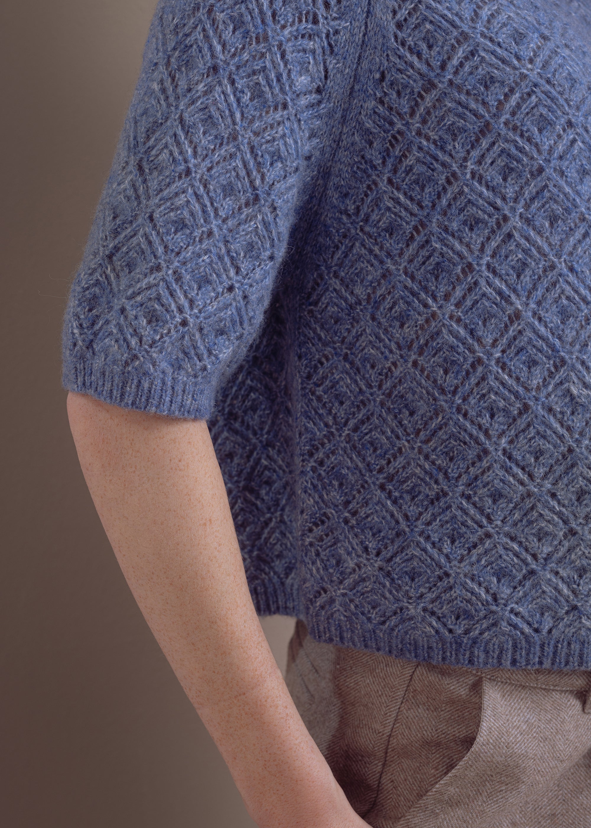 Kurzärmeliger Pullover aus Wolle-Baumwolle-Mix