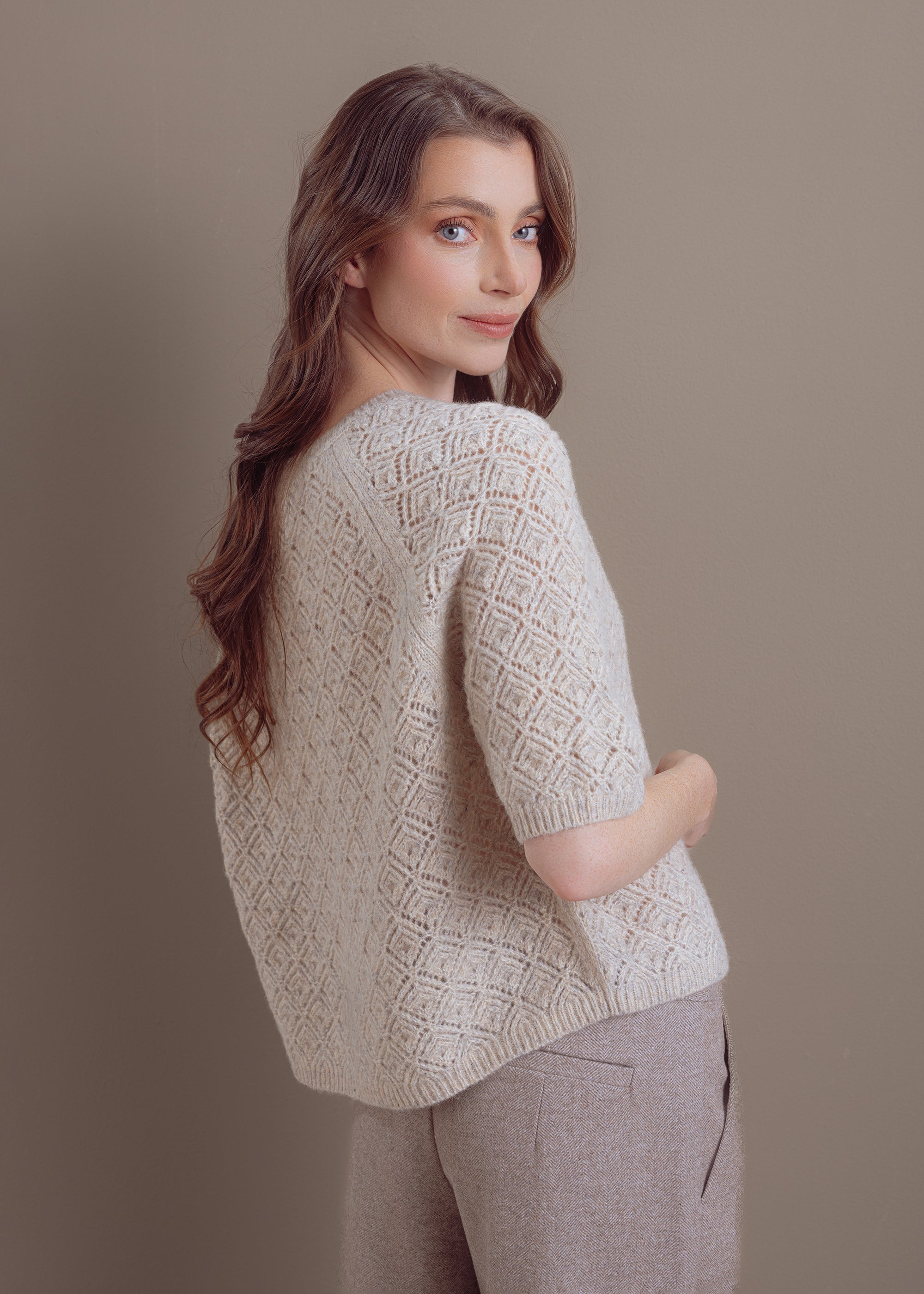 Kurzärmeliger Pullover aus Wolle-Baumwolle-Mix