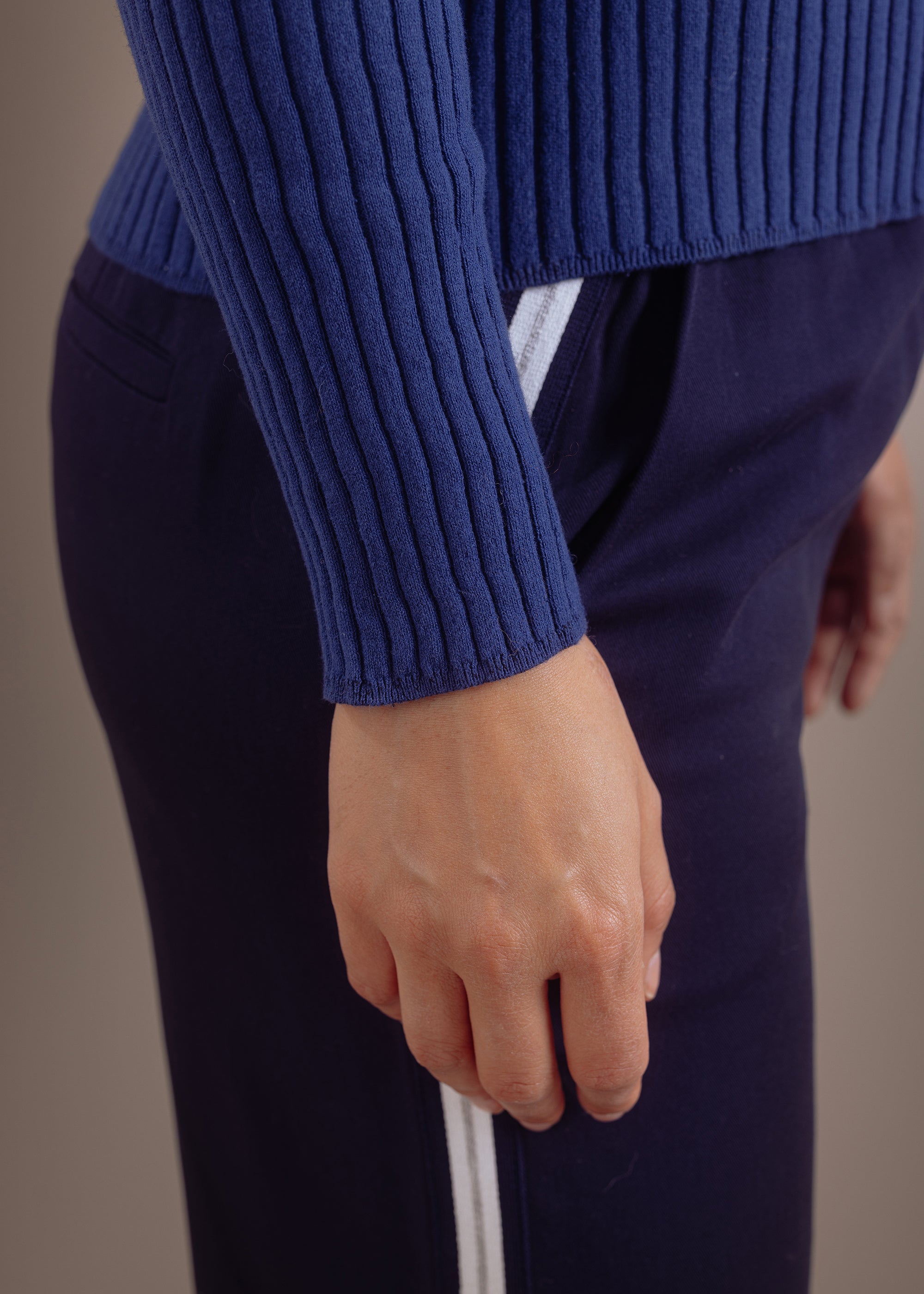 Rippstrickpullover mit Knopfleiste aus organic cotton
