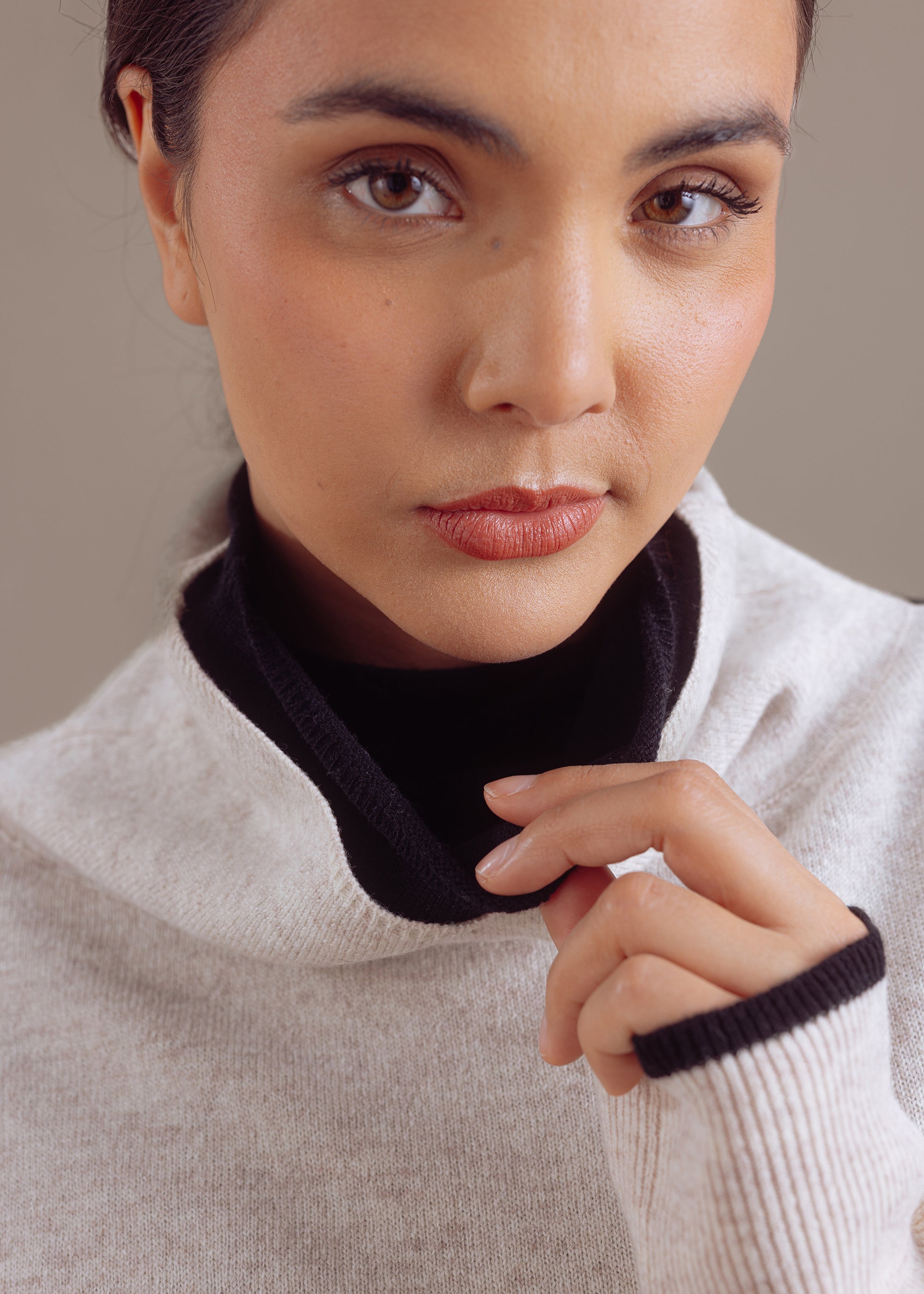 Color-Blocking Pullover aus reiner Wolle