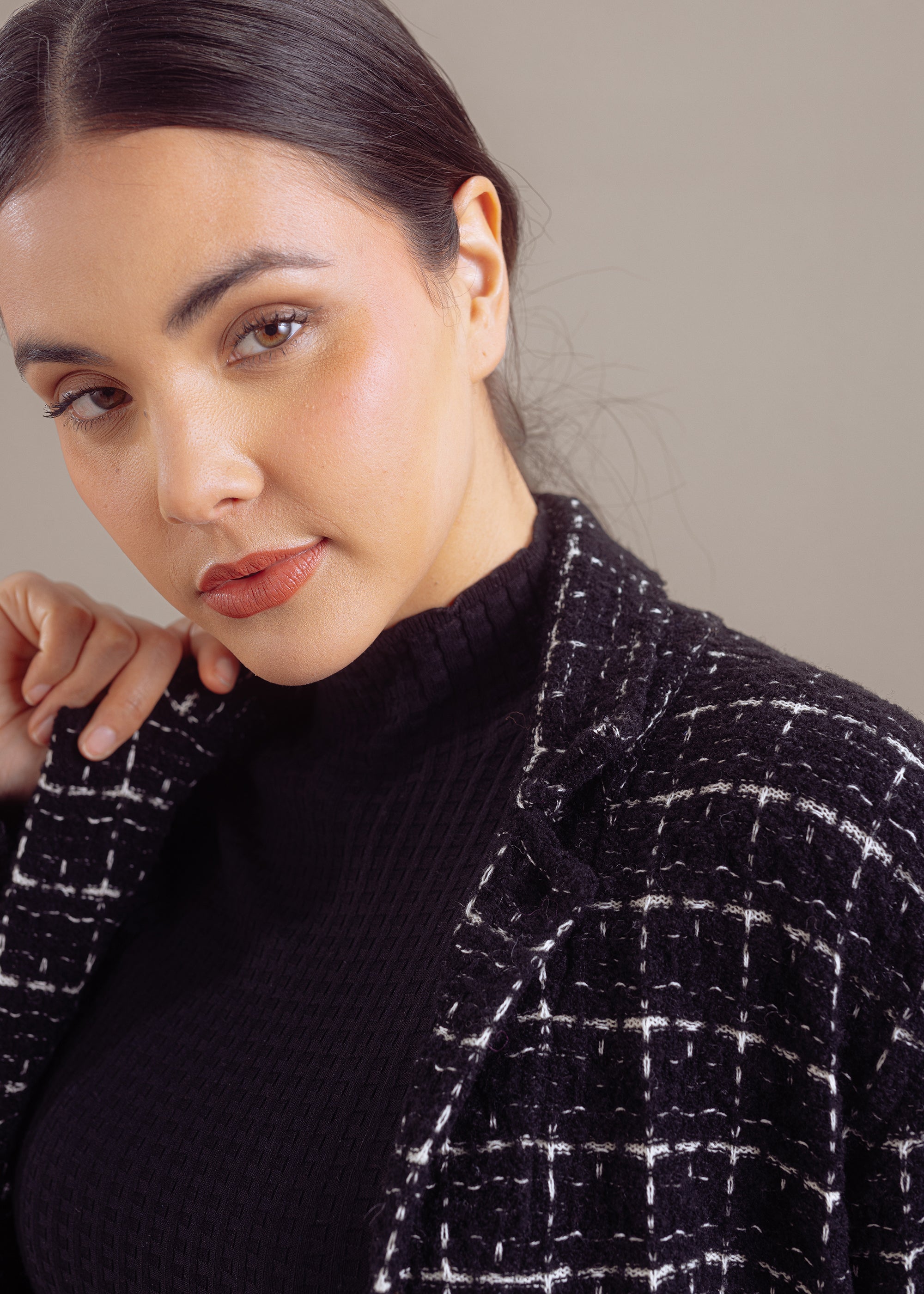 Strickjacke in Bouclé-Optik aus Woll-Baumwoll-Kaschmir-Mix