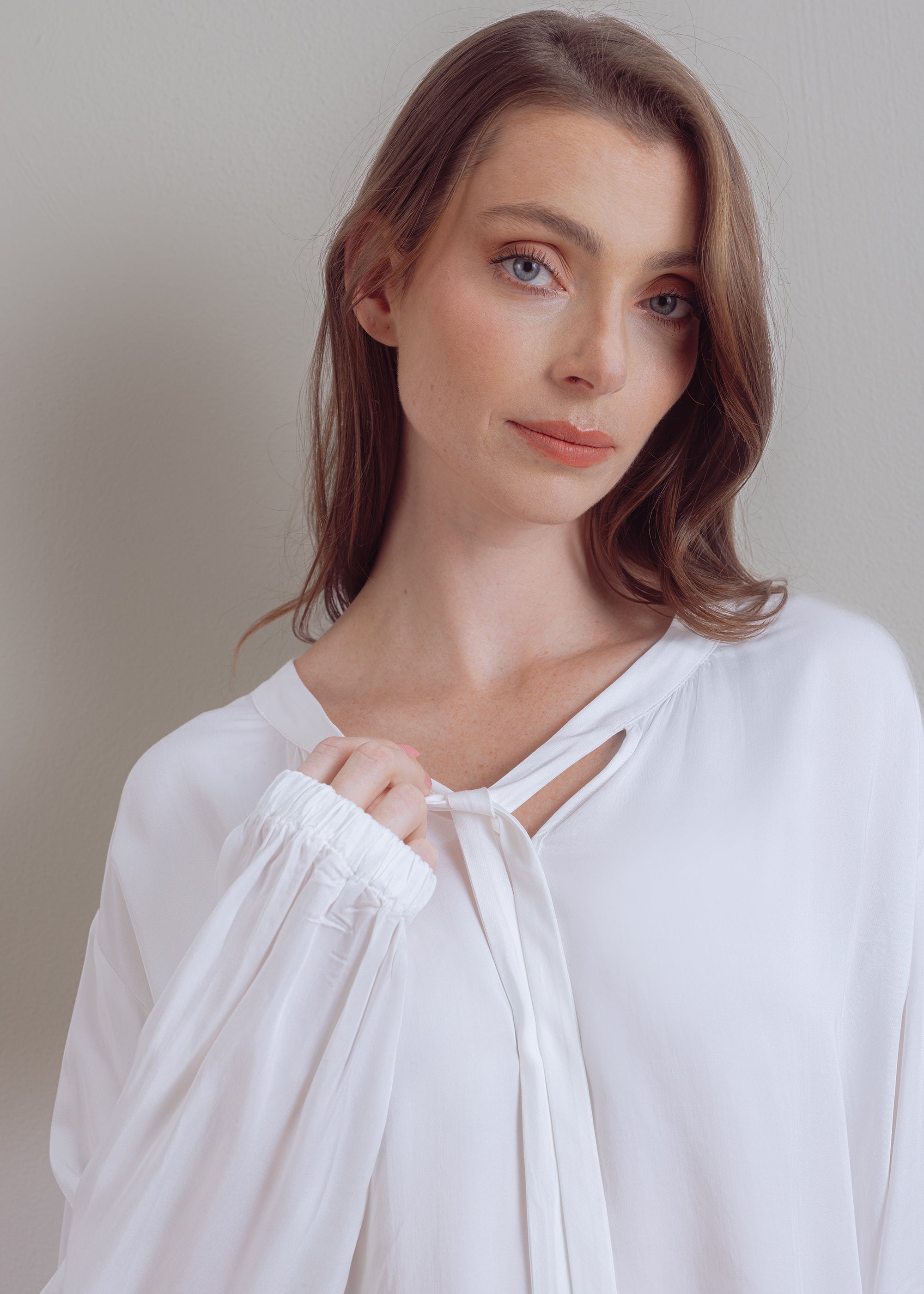 Viskosebluse mit Bindedetail