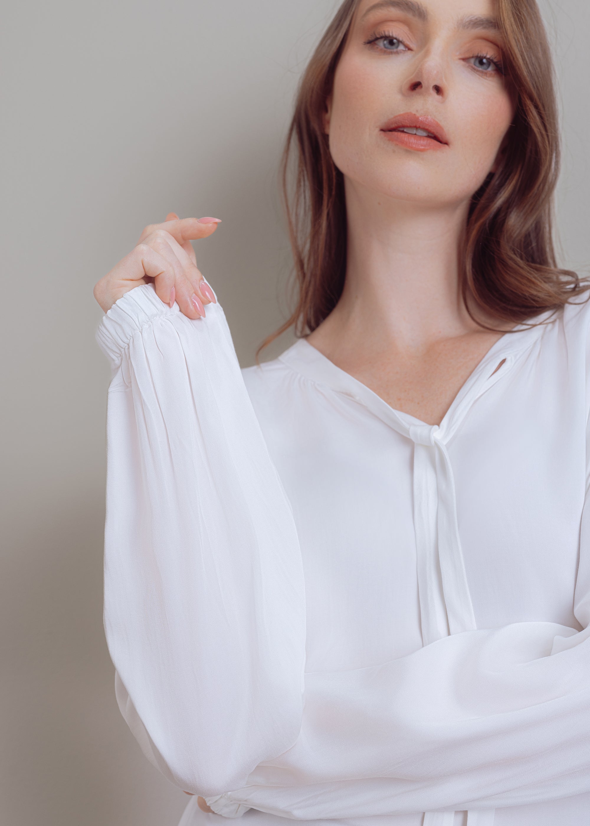 Viskosebluse mit Bindedetail