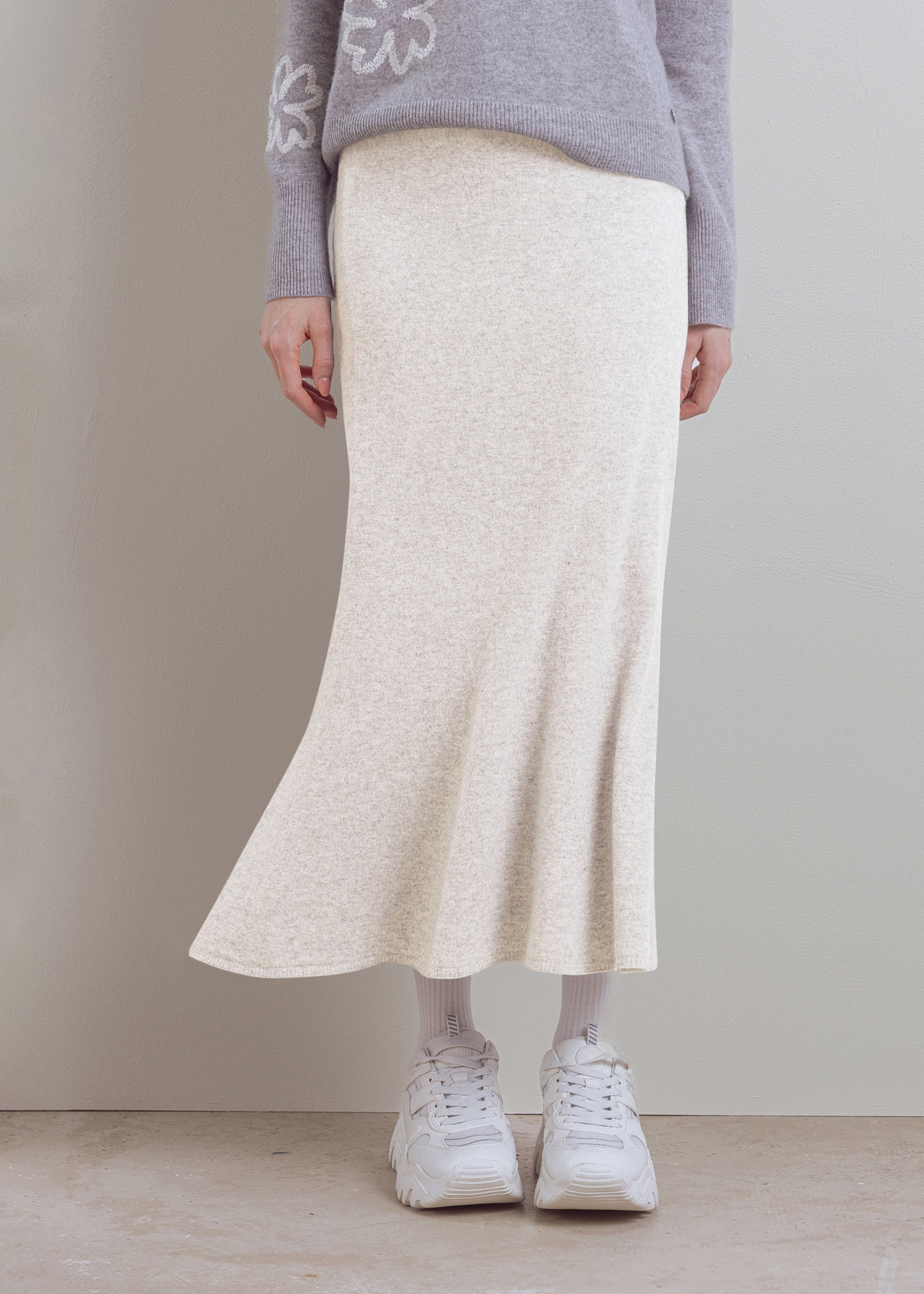 Maxi skirt made of pure merino wool