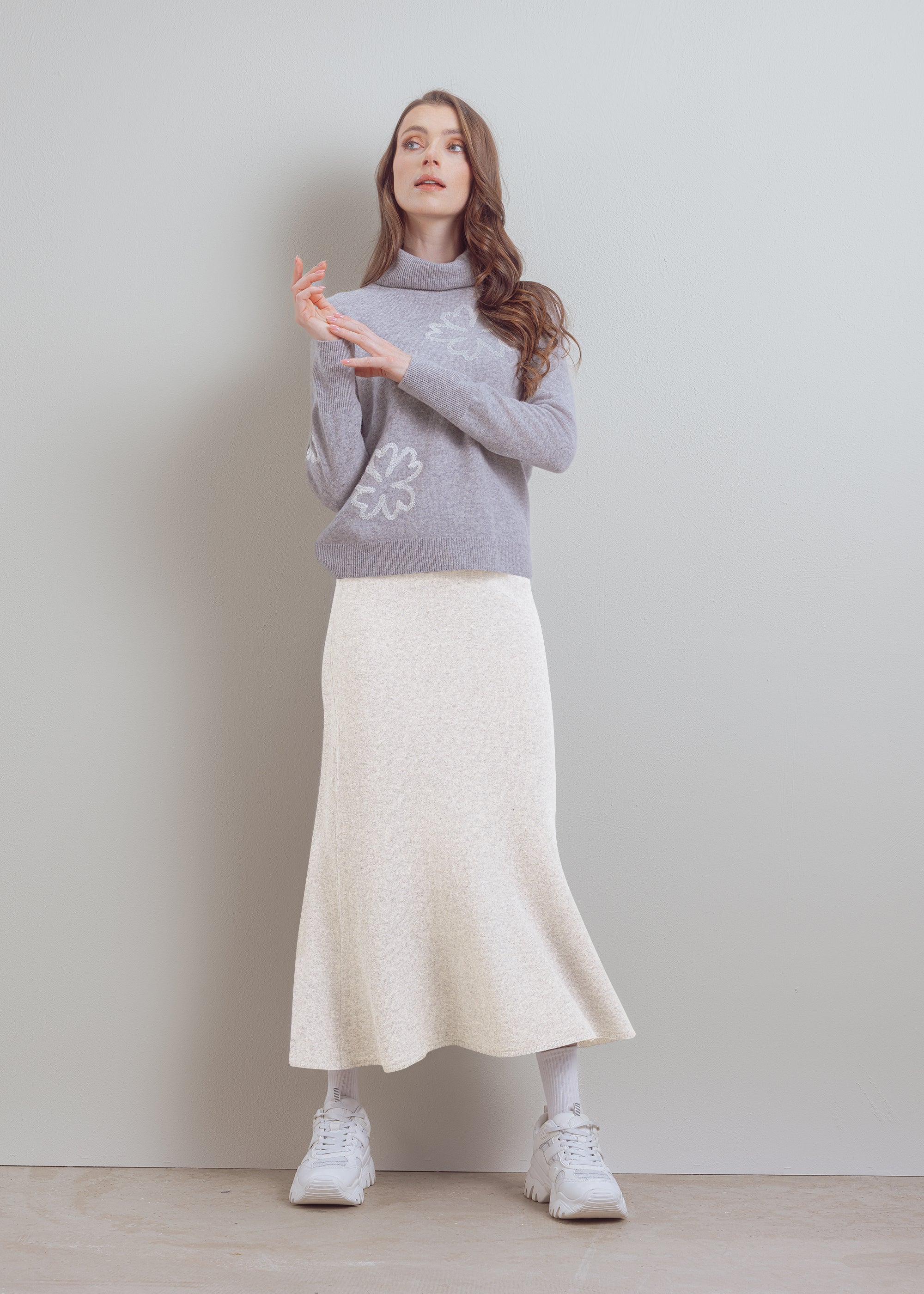 Maxi skirt made of pure merino wool