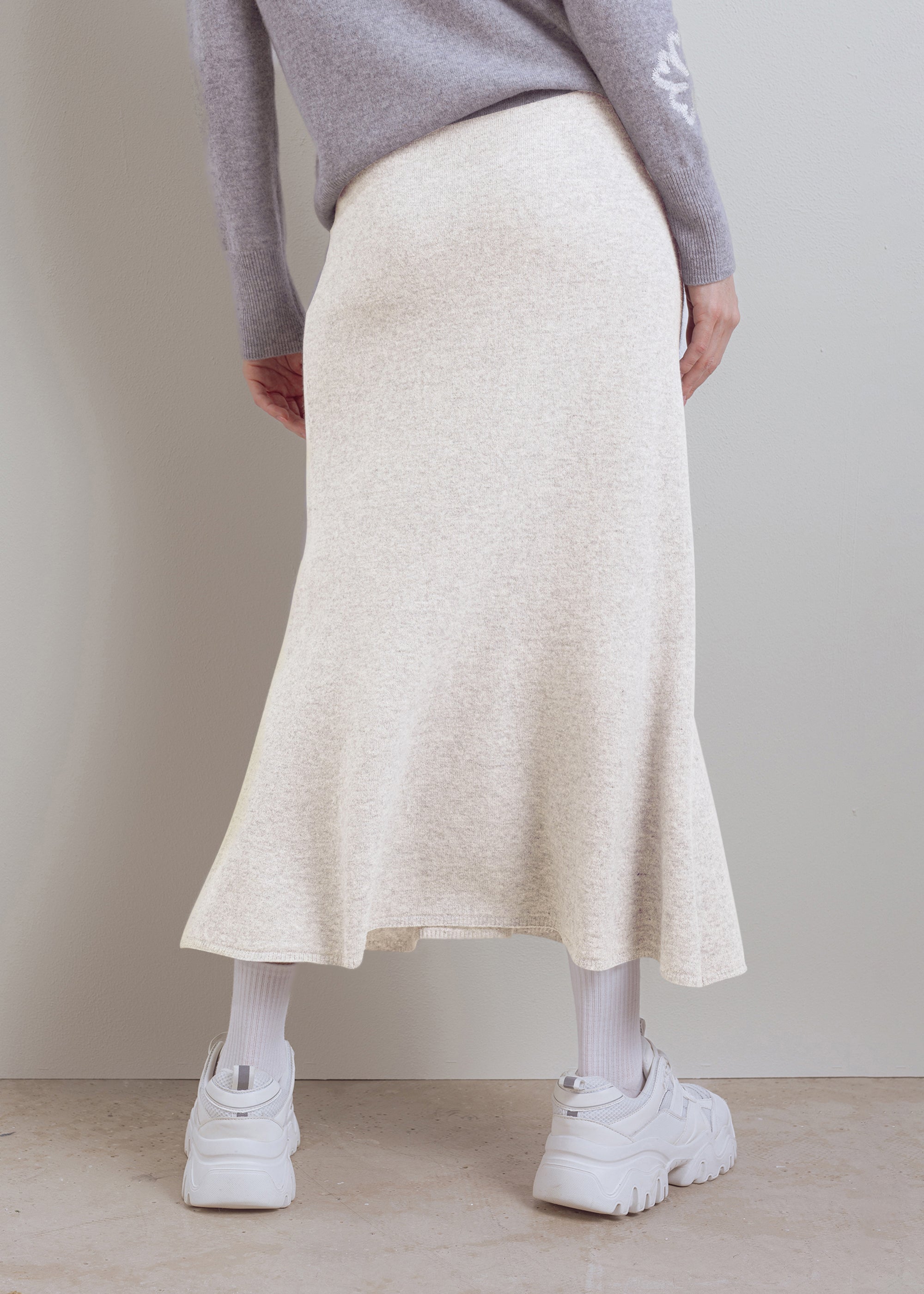 Maxi skirt made of pure merino wool