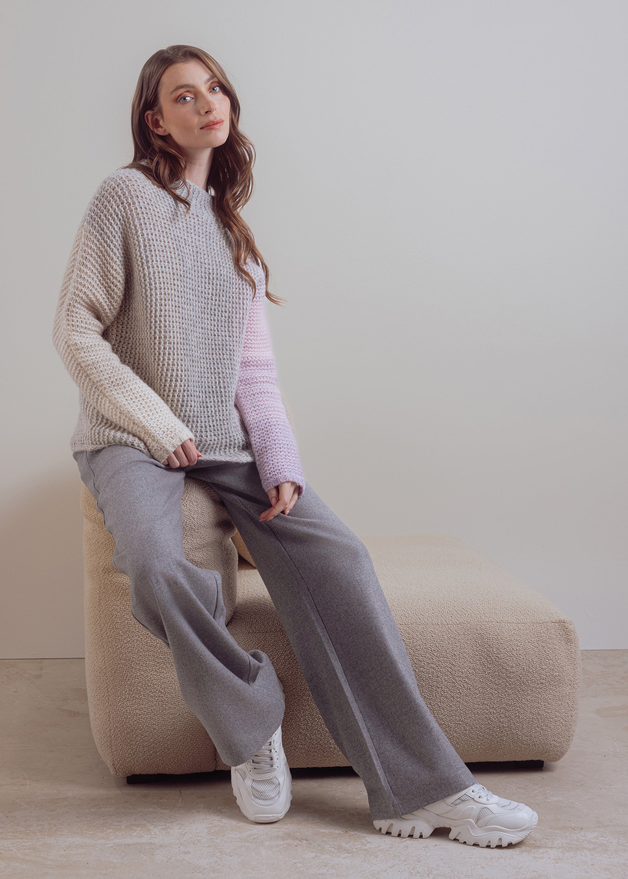 Stand-up collar sweater with color gradient made of wool-cotton mix