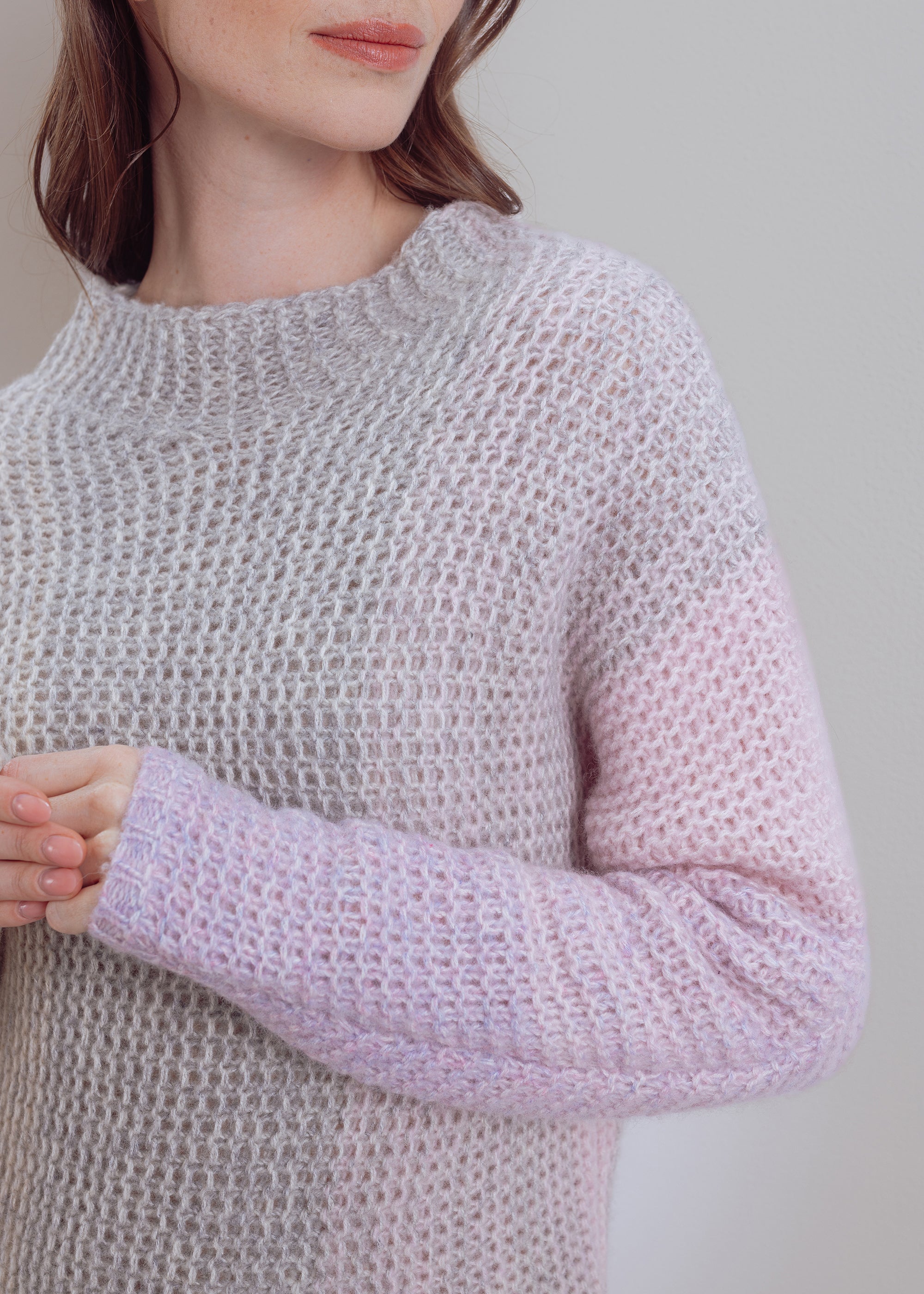 Stand-up collar sweater with color gradient made of wool-cotton mix