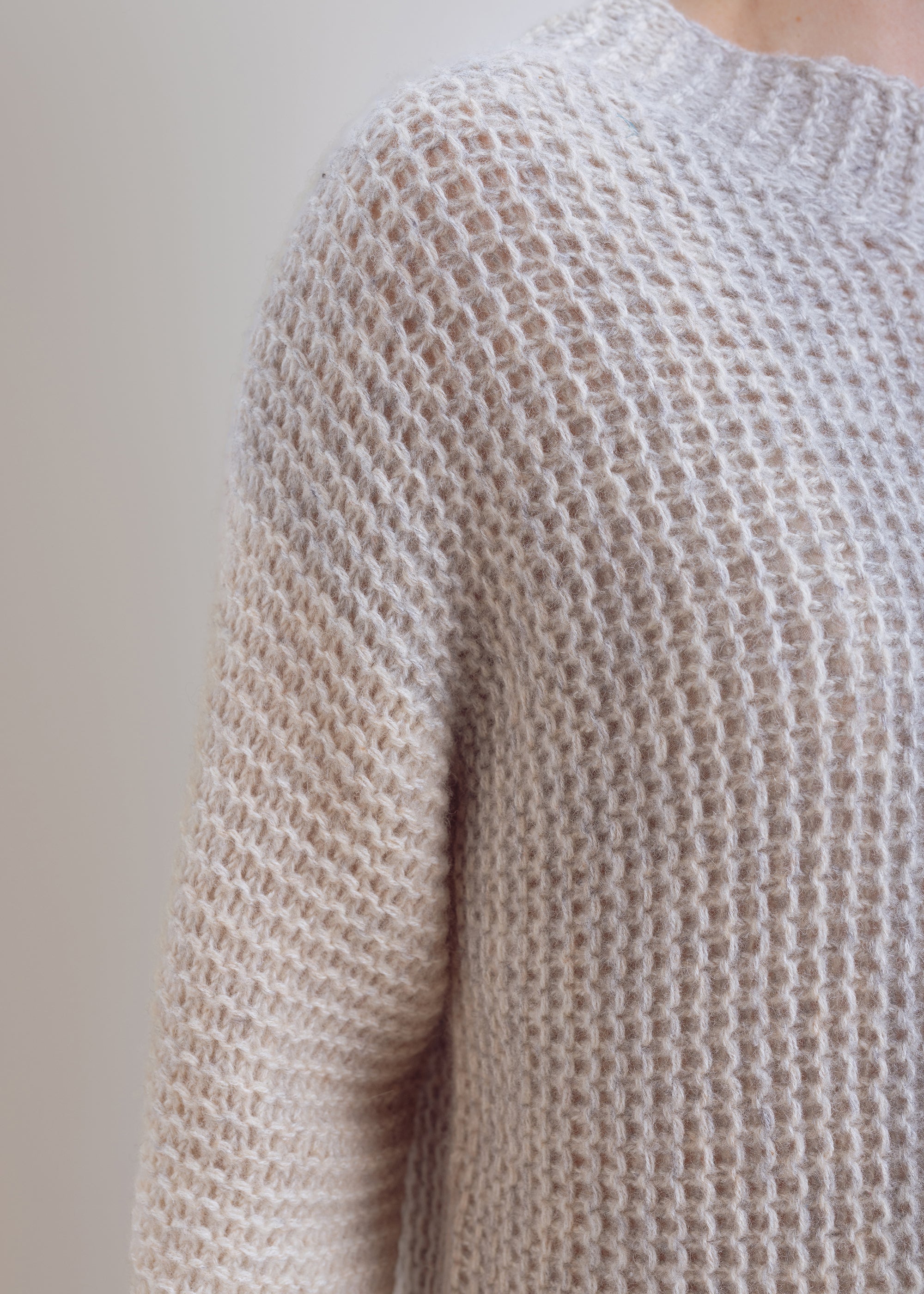 Stand-up collar sweater with color gradient made of wool-cotton mix