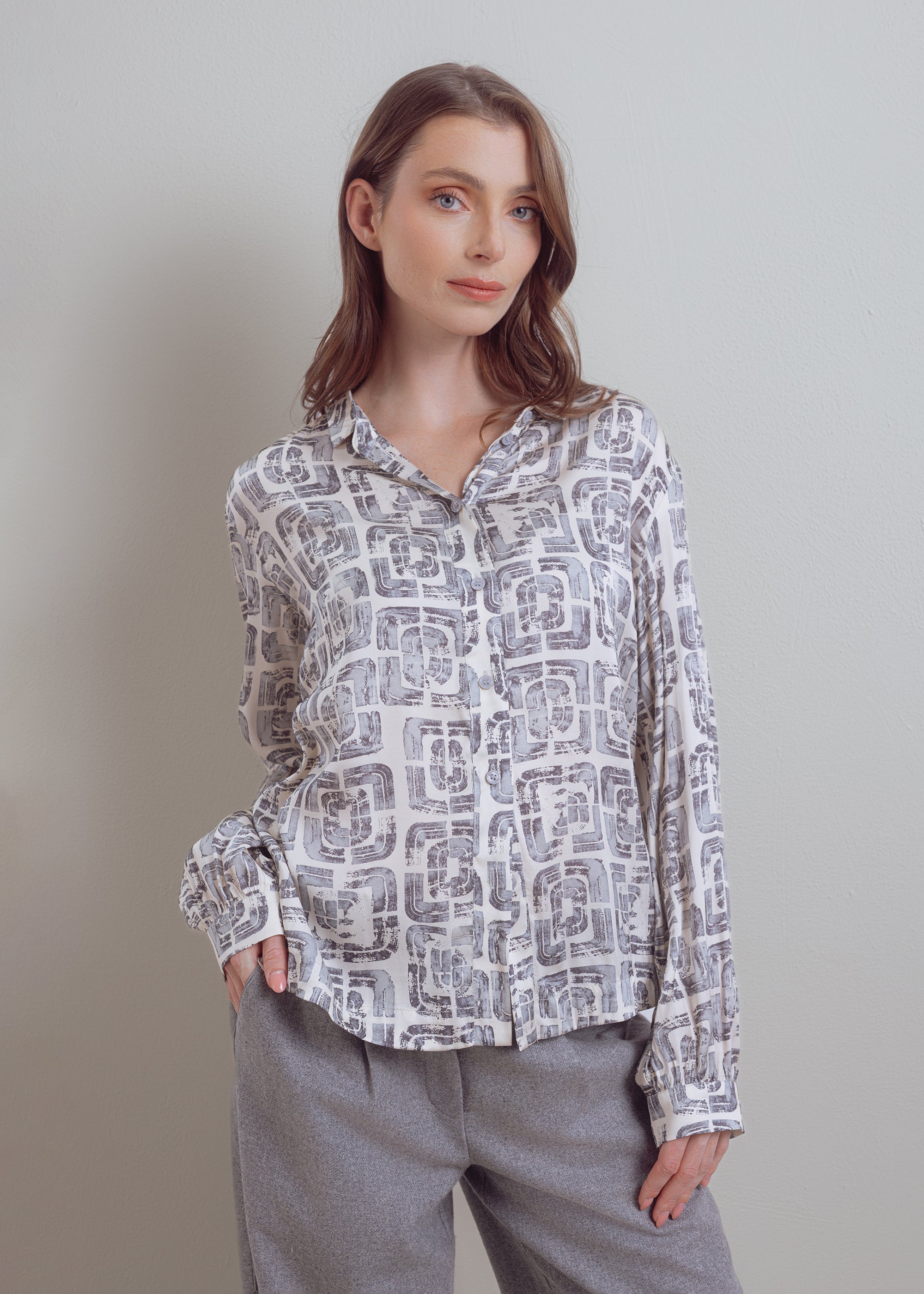 Shirt blouse with graphic print made of viscose blend