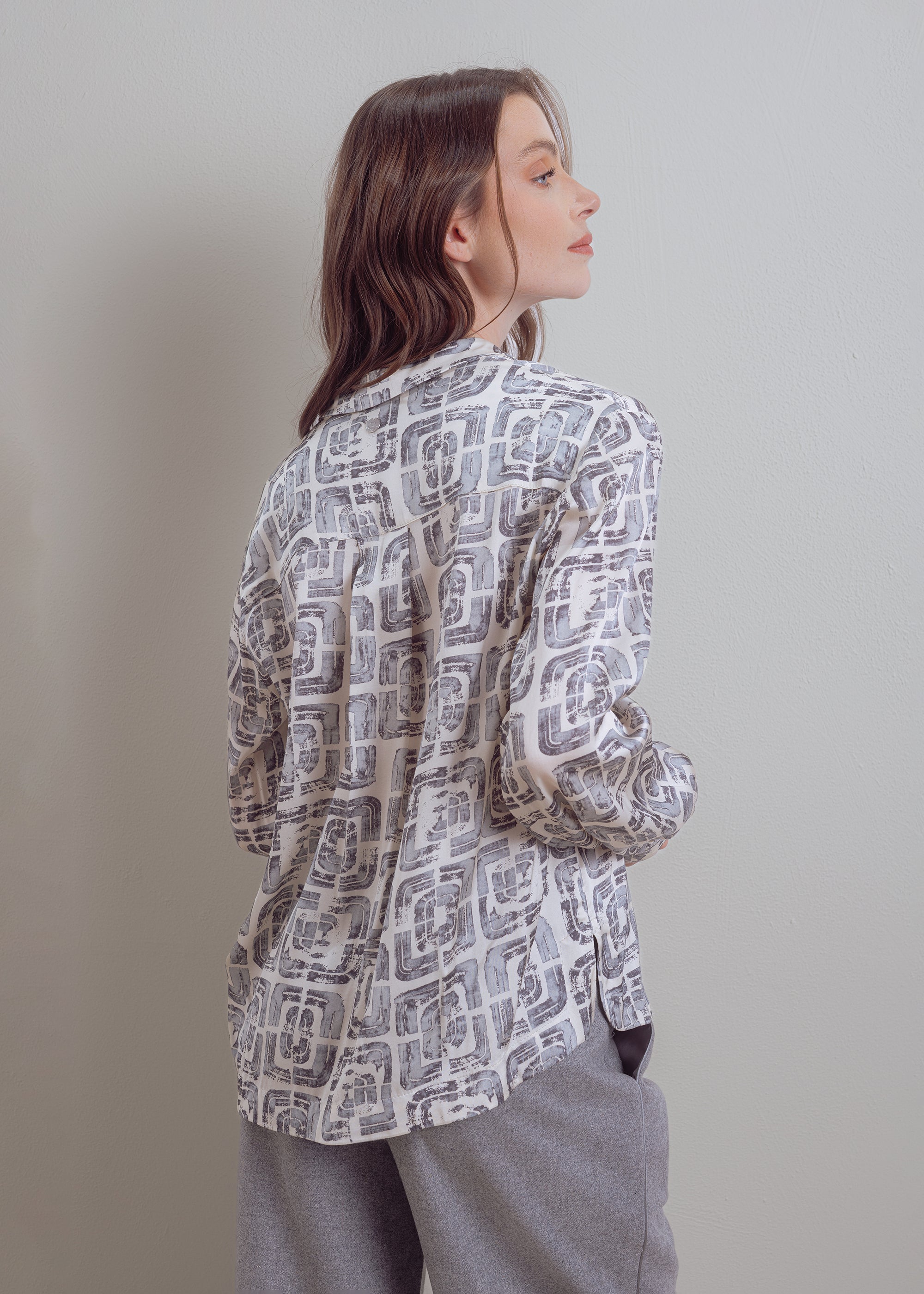 Shirt blouse with graphic print made of viscose blend