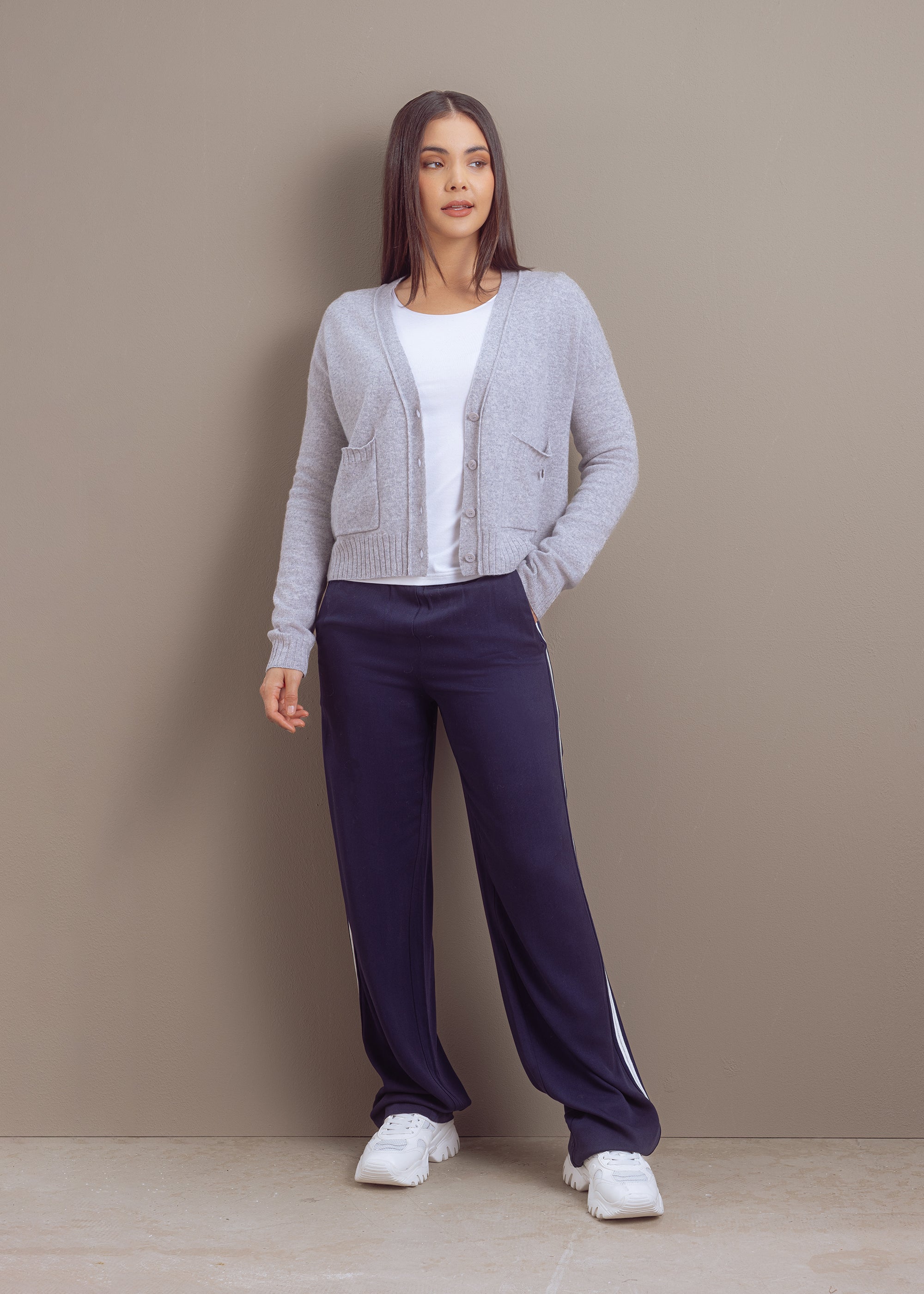 Kurze Strickjacke aus reiner Merinowolle
