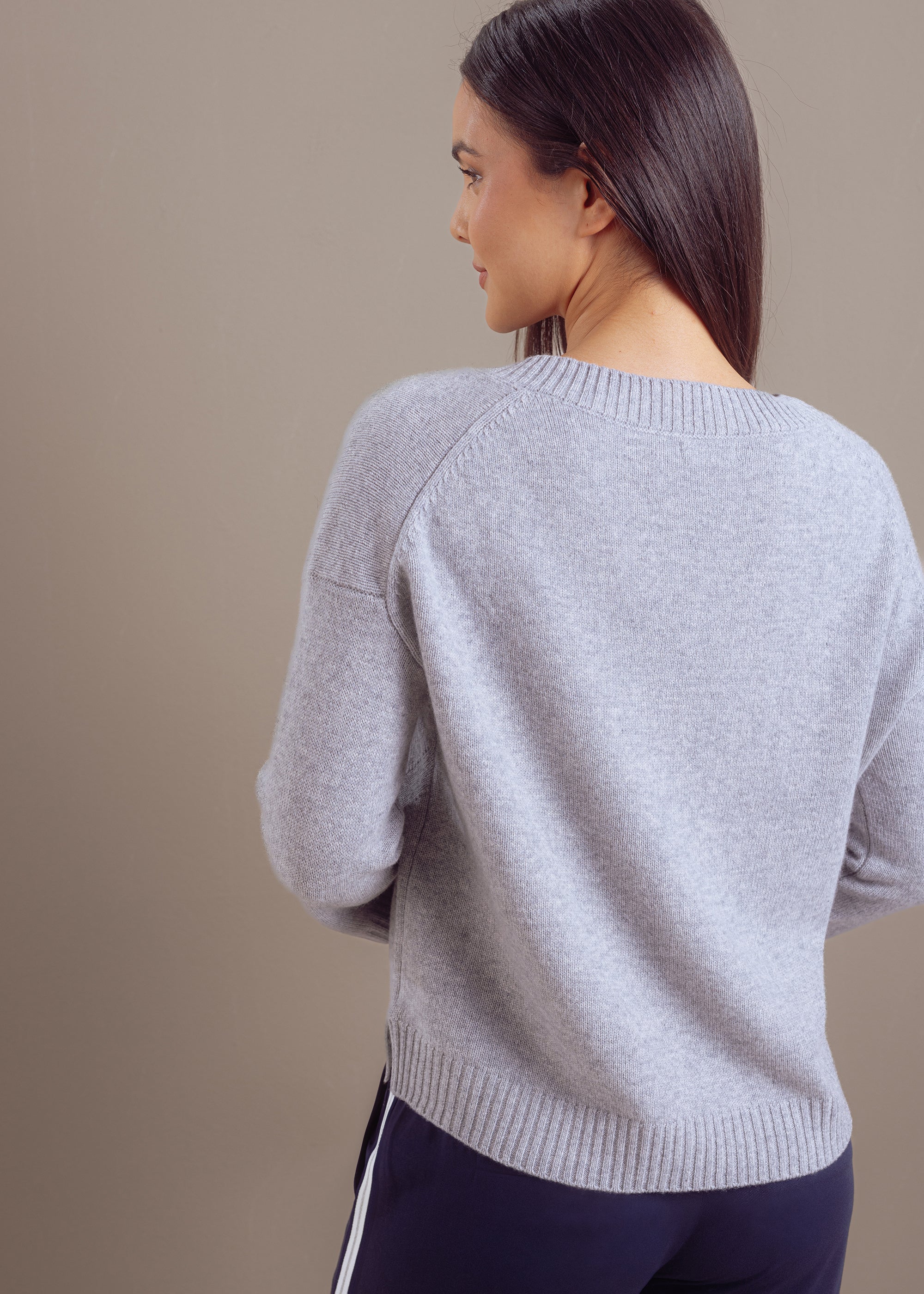 V-Ausschnitt-Pullover aus extrafeiner Merinowolle