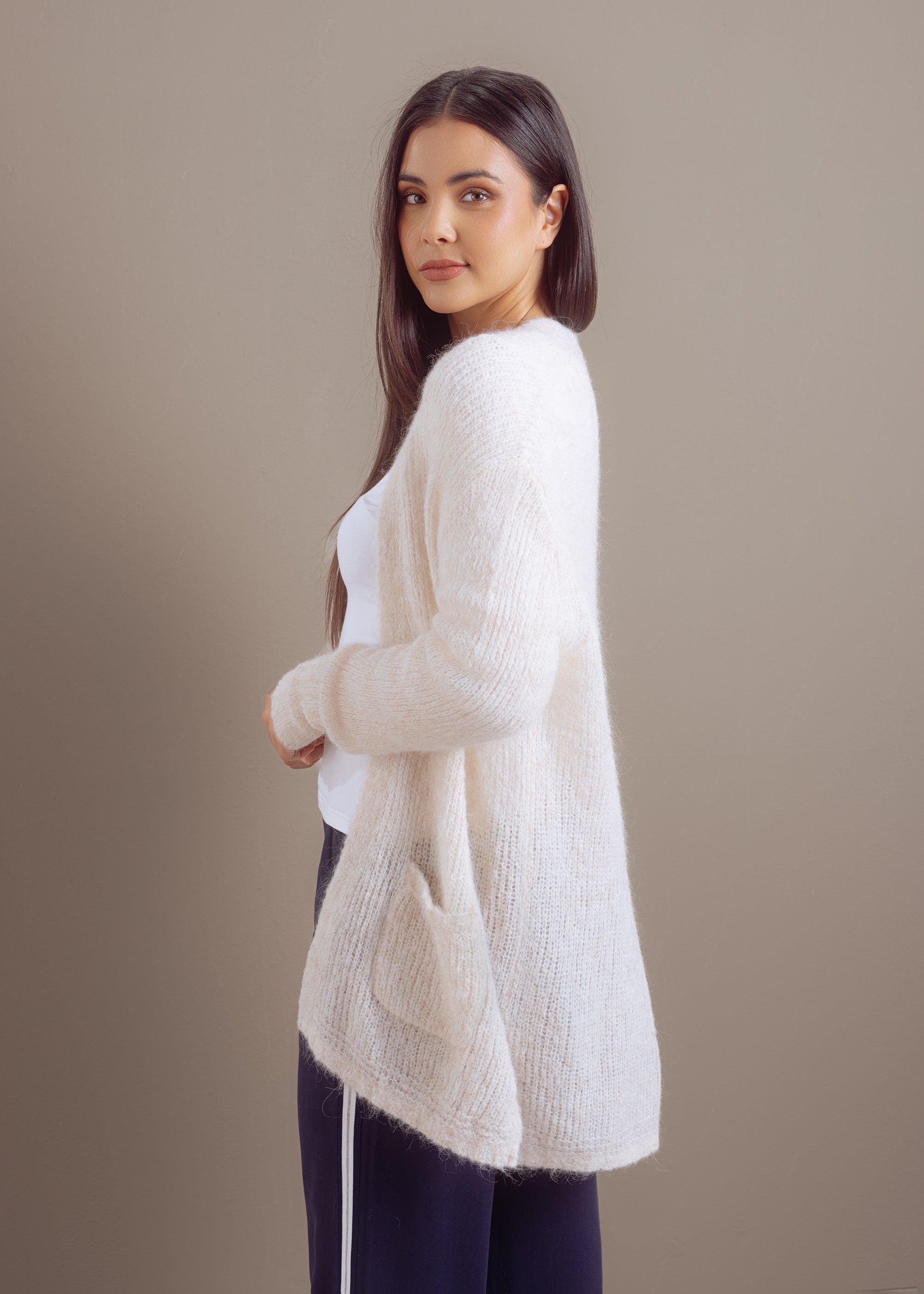 Strickjacke aus Alpaka-Mix mit aufgesetzten Taschen