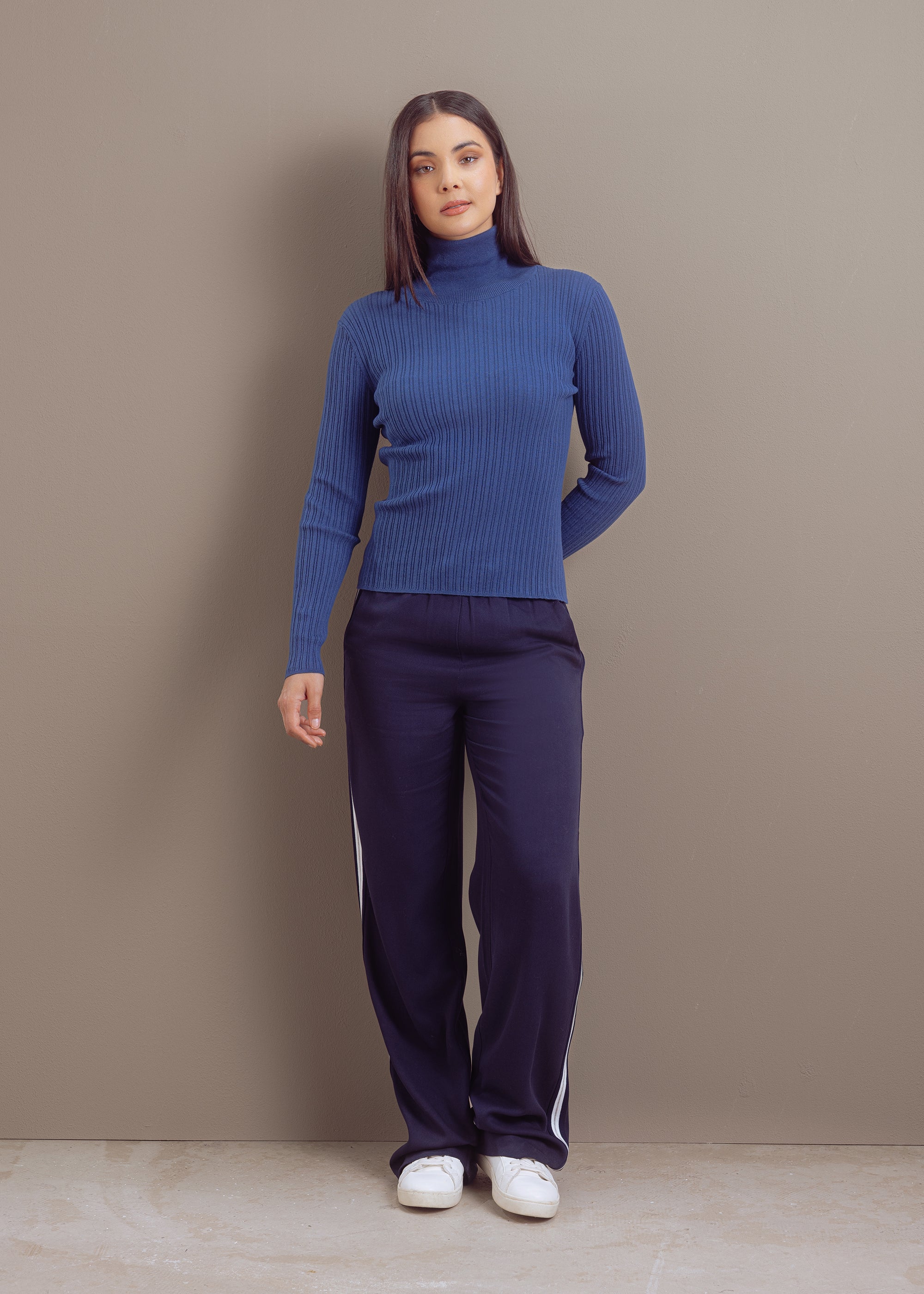 Rippenpullover mit Stehkragen aus Baumwoll-Kaschmir-Mix