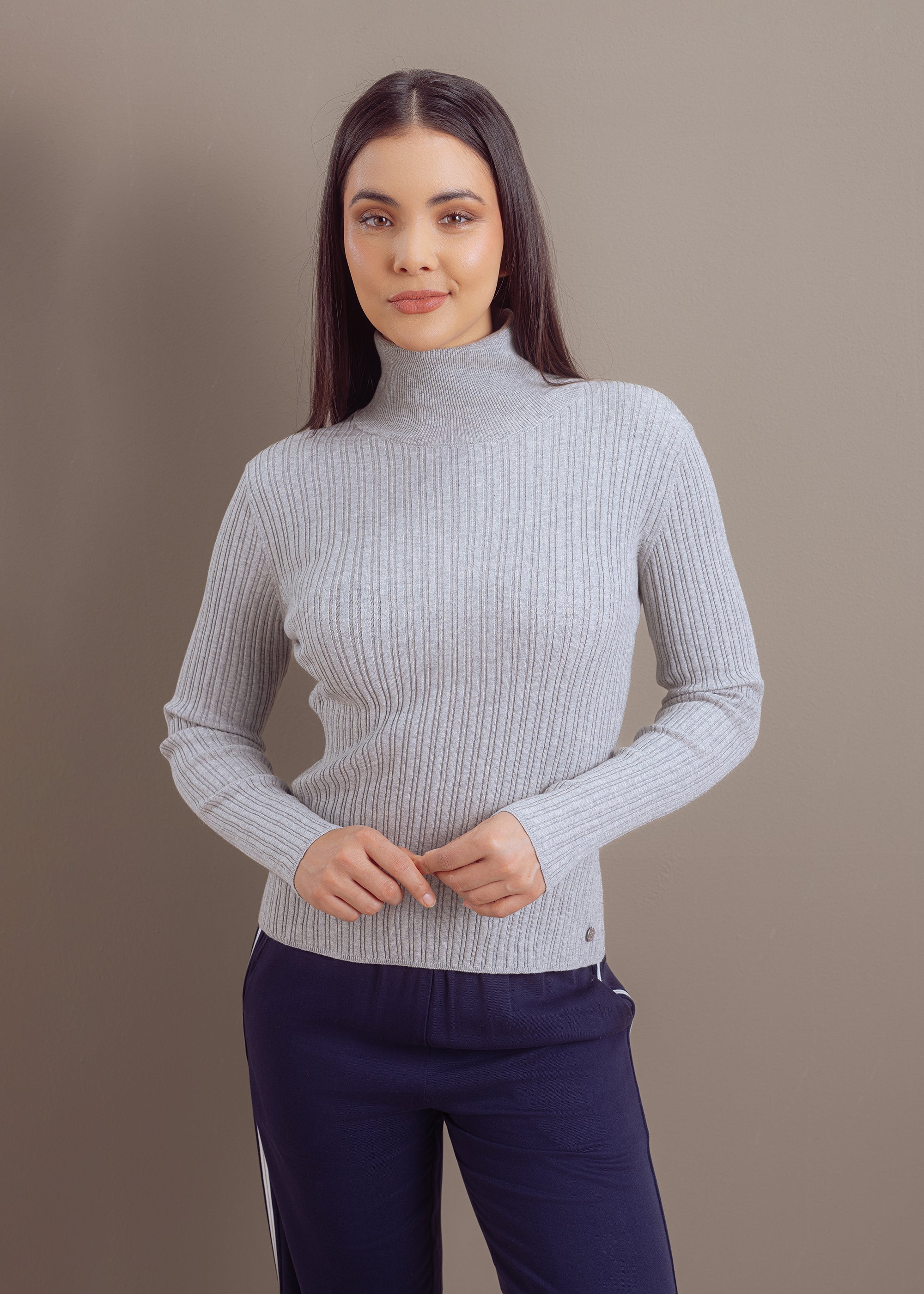 Rippenpullover mit Stehkragen aus Baumwoll-Kaschmir-Mix