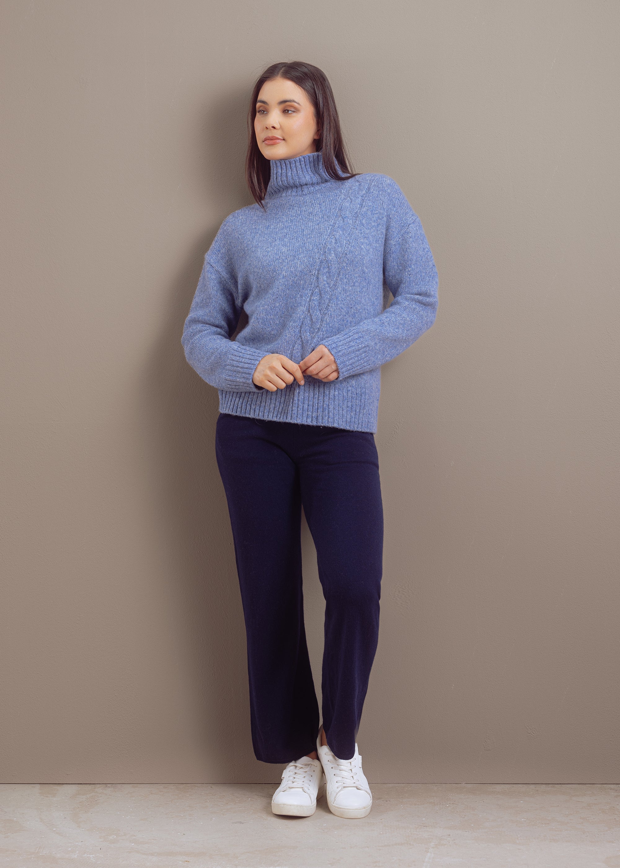 Zopfmuster-Pullover mit Rollkragen aus Wolle-Baumwoll-Mix