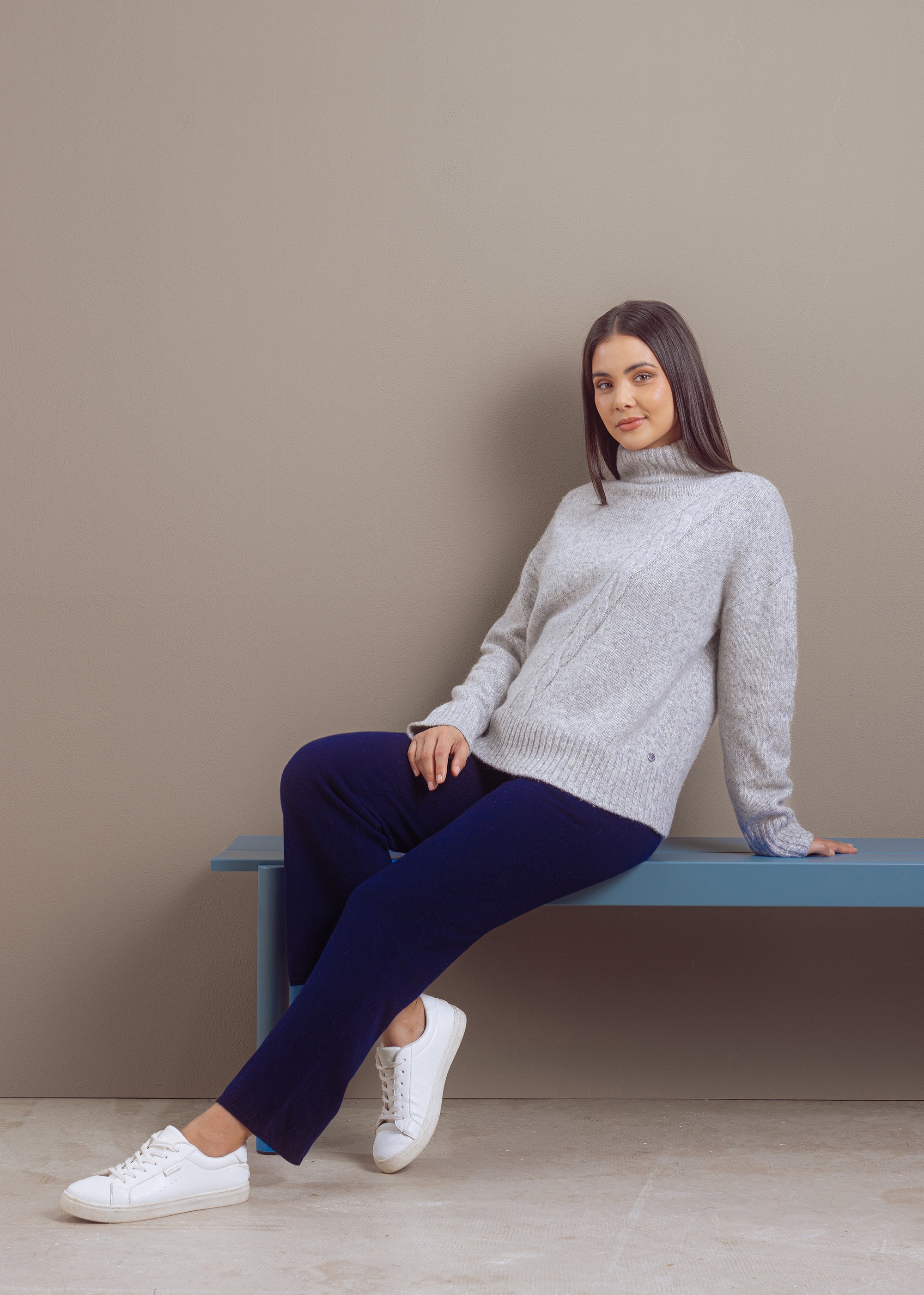 Zopfmuster-Pullover mit Rollkragen aus Wolle-Baumwoll-Mix