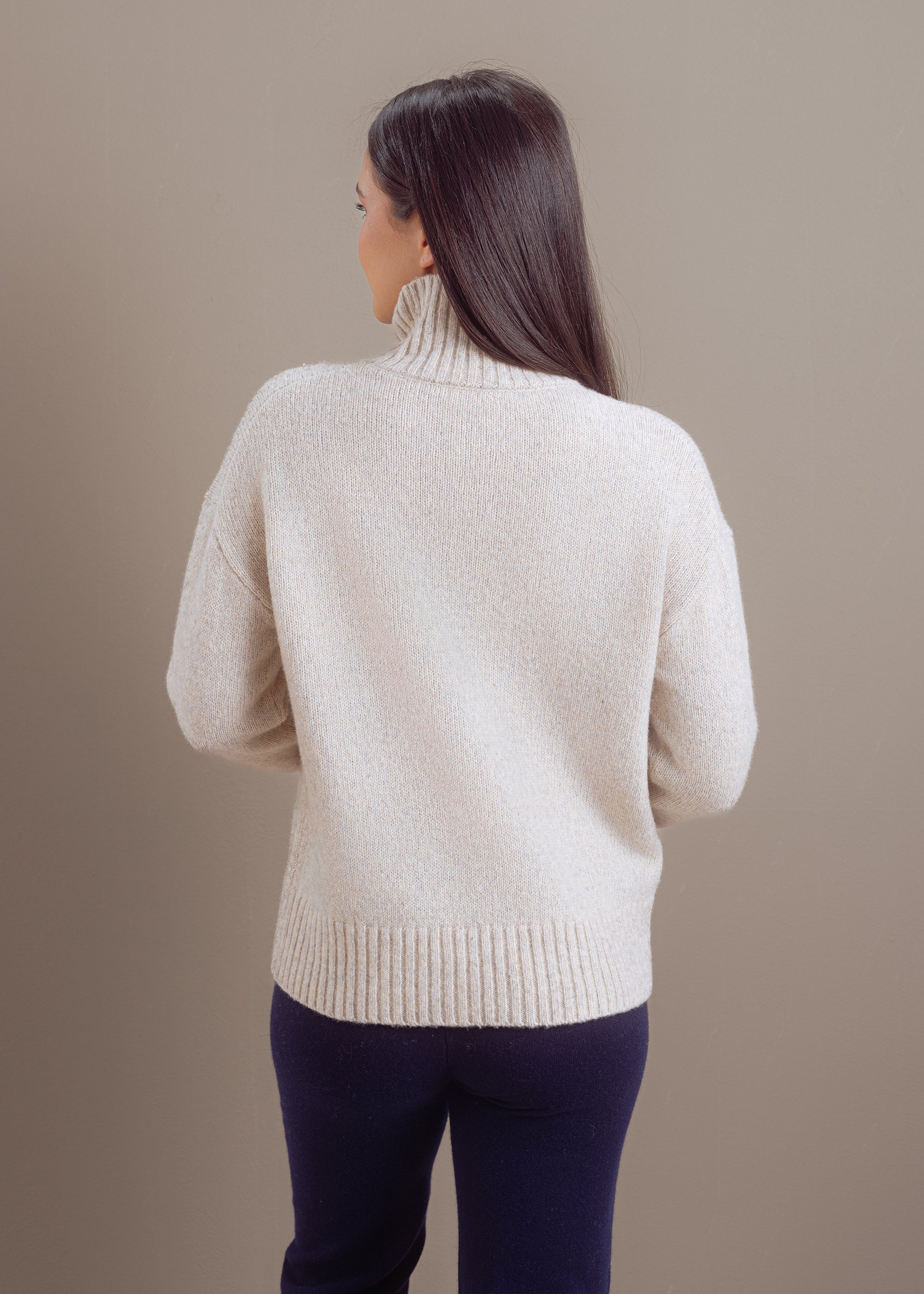Zopfmuster-Pullover mit Rollkragen aus Wolle-Baumwoll-Mix