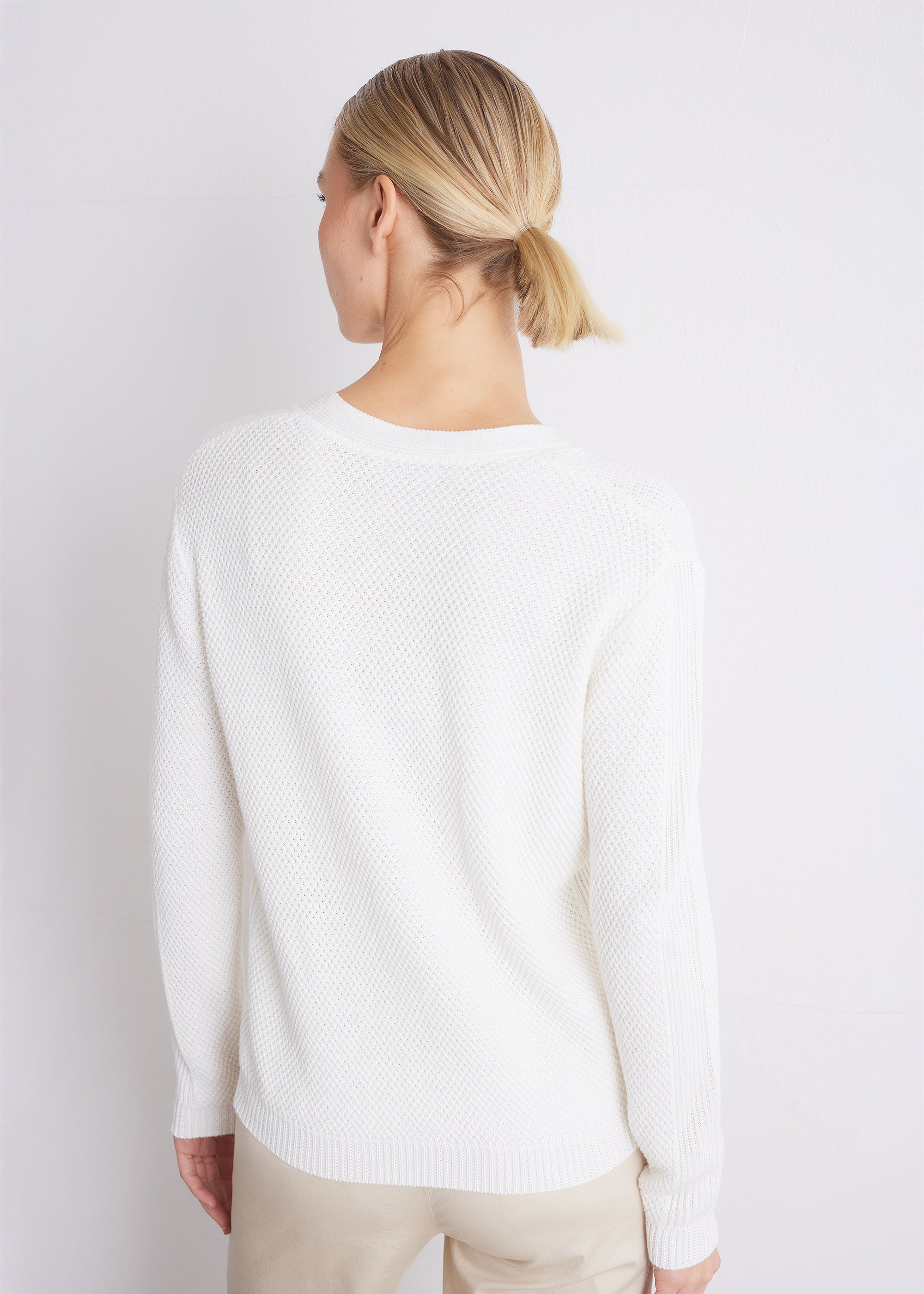 Strukturierter Baumwollpullover mit V-Ausschnitt