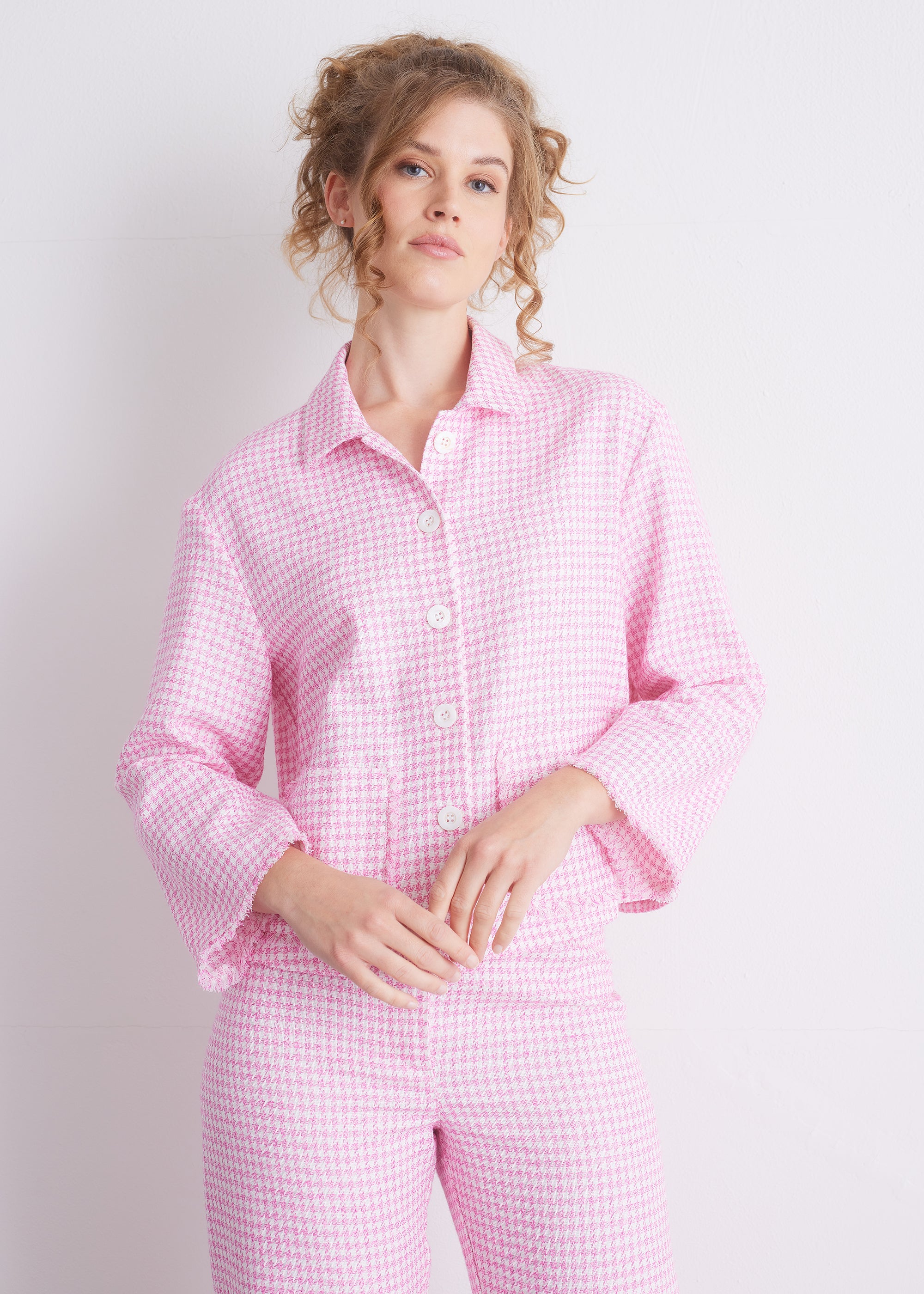 Kurzjacke aus Baumwoll-Hanf-Mischung mit Knopfleiste