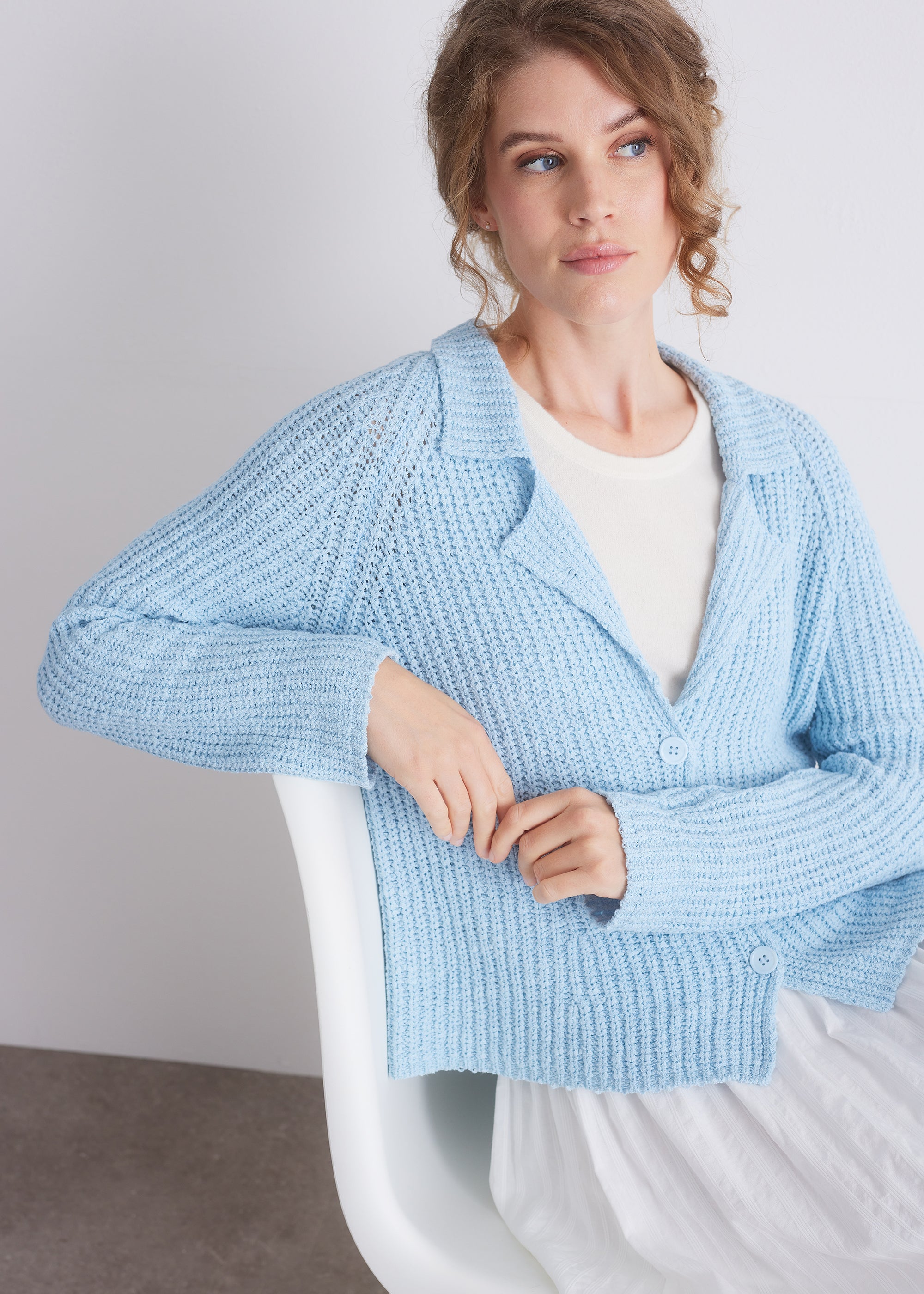 Strickjacke mit Strukturmasche und Reverskragen