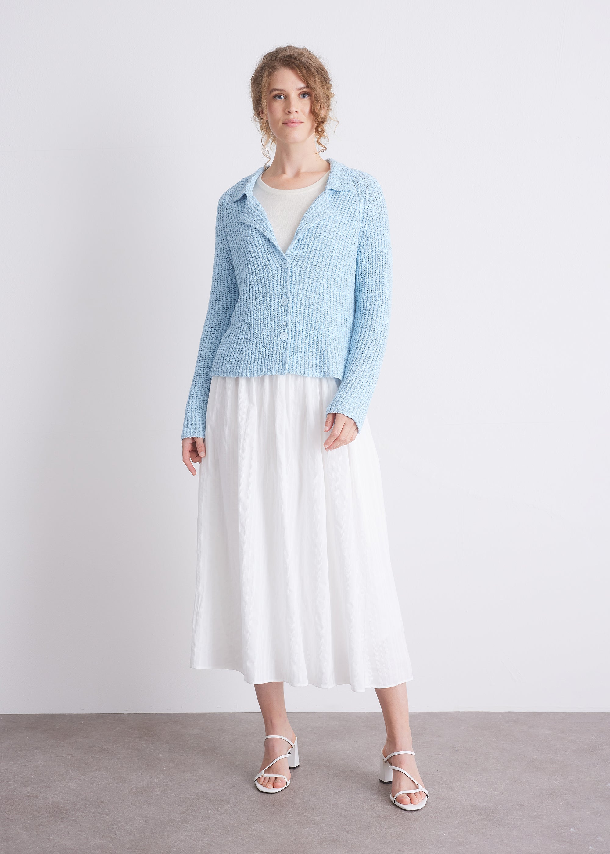 Strickjacke mit Strukturmasche und Reverskragen