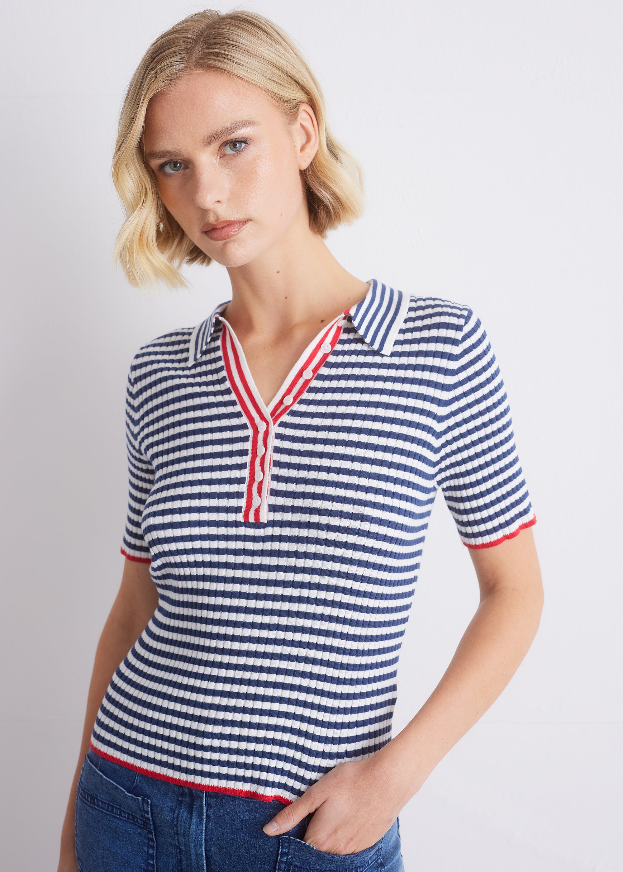 Gestreiftes Strickshirt mit Polokragen aus GOTS-Baumwolle