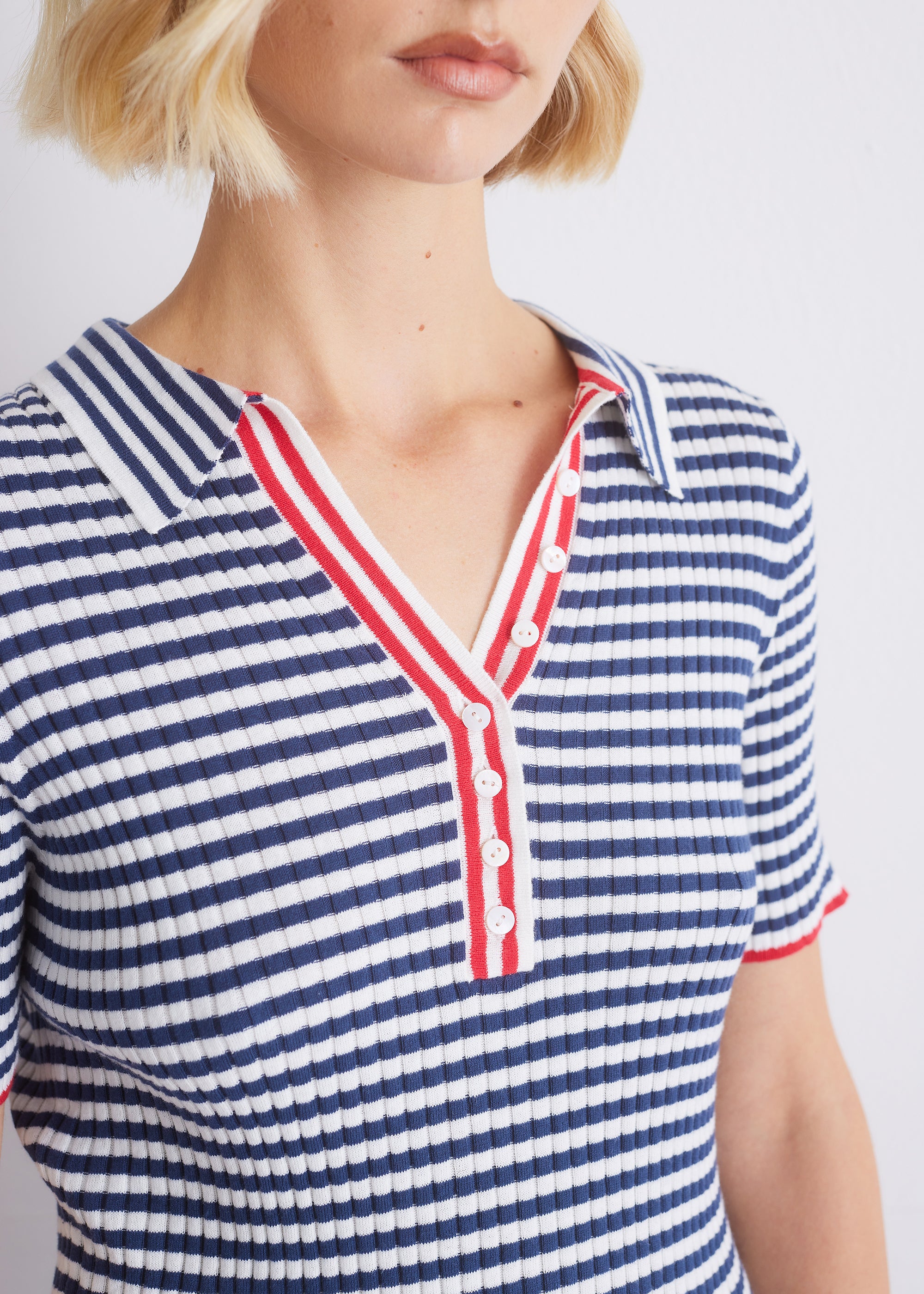 Gestreiftes Strickshirt mit Polokragen aus GOTS-Baumwolle