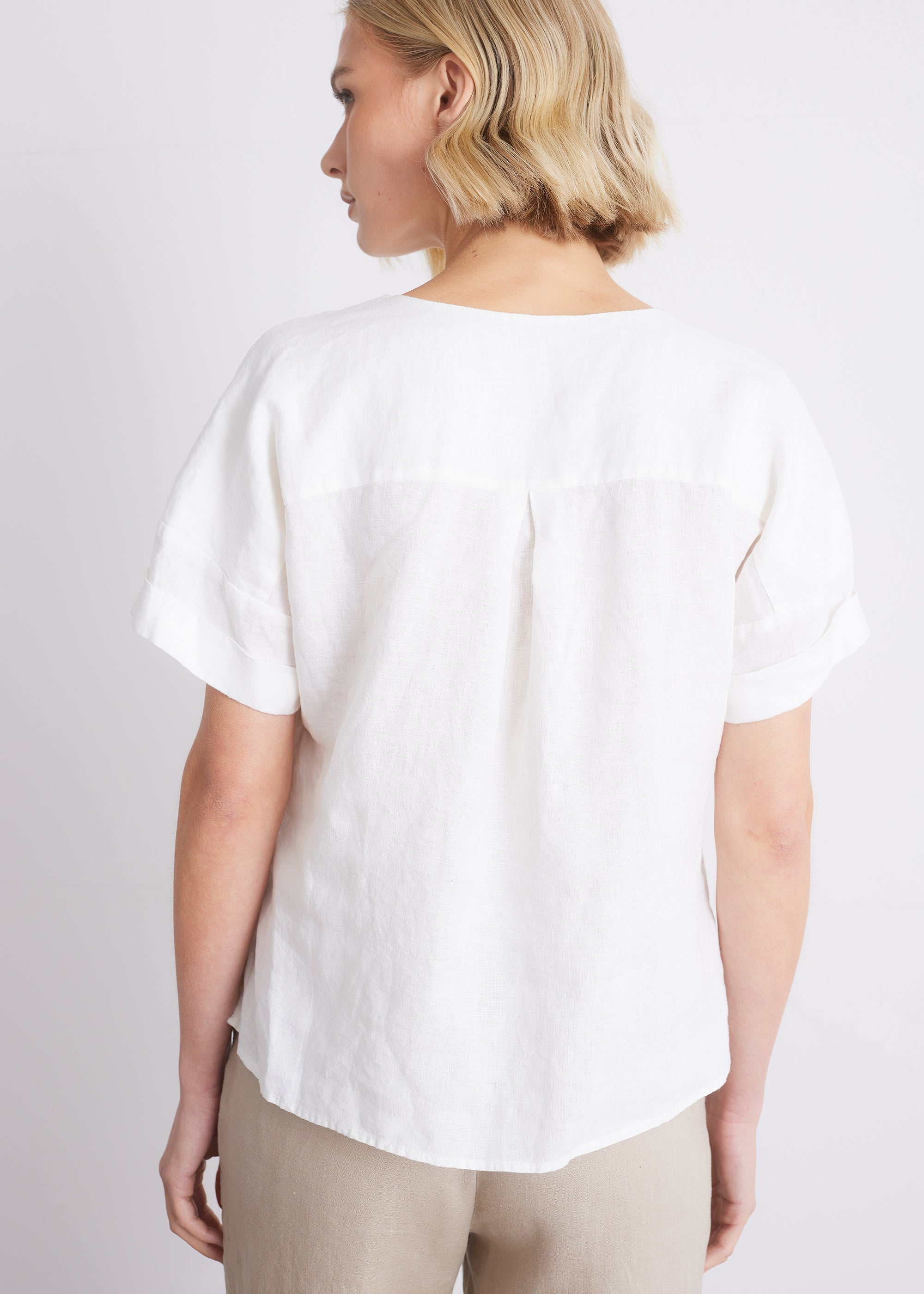 Leinenbluse mit V-Ausschnitt aus reinem Leinen