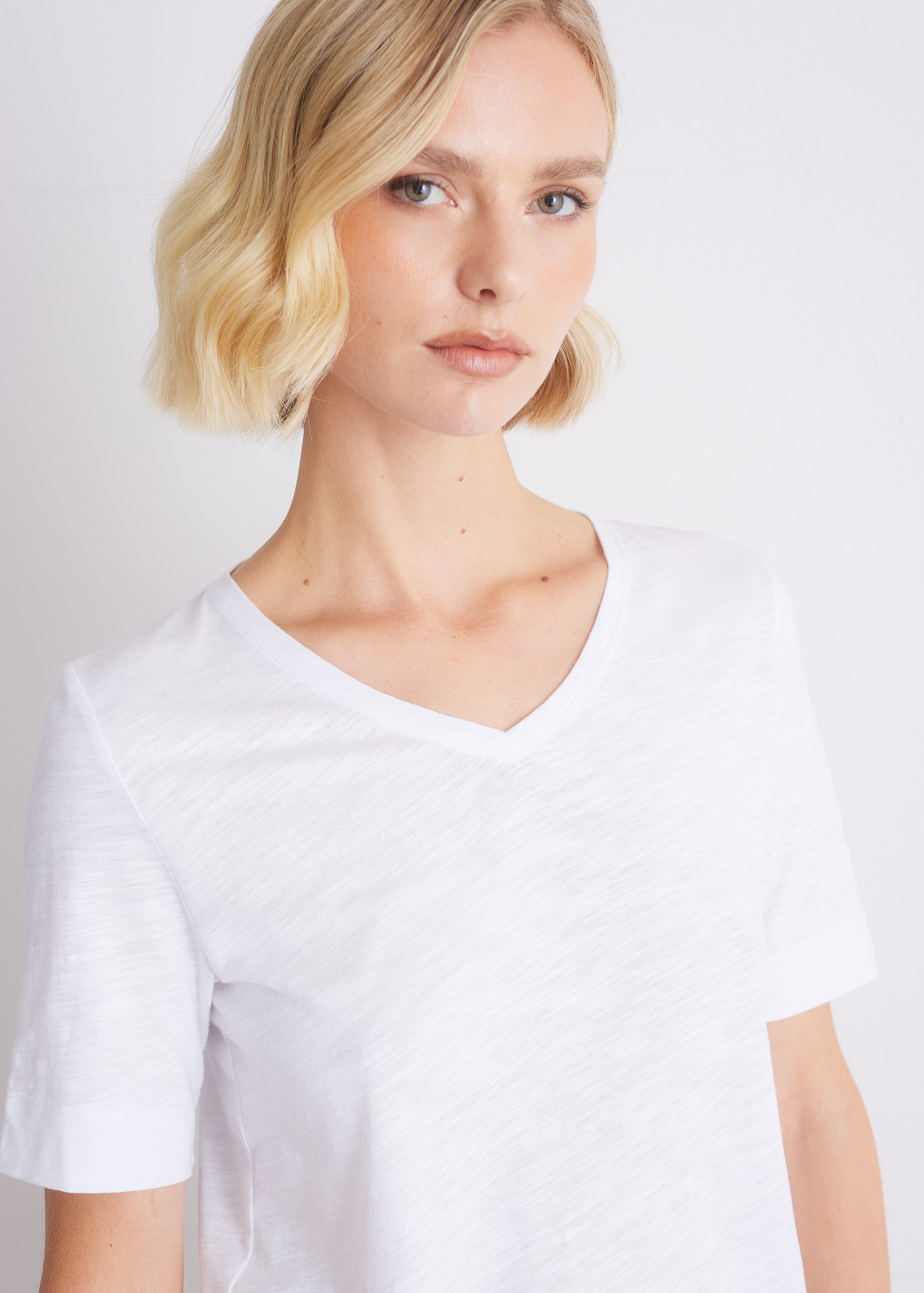 V-Shirt aus OCS-zertifizierter Baumwolle