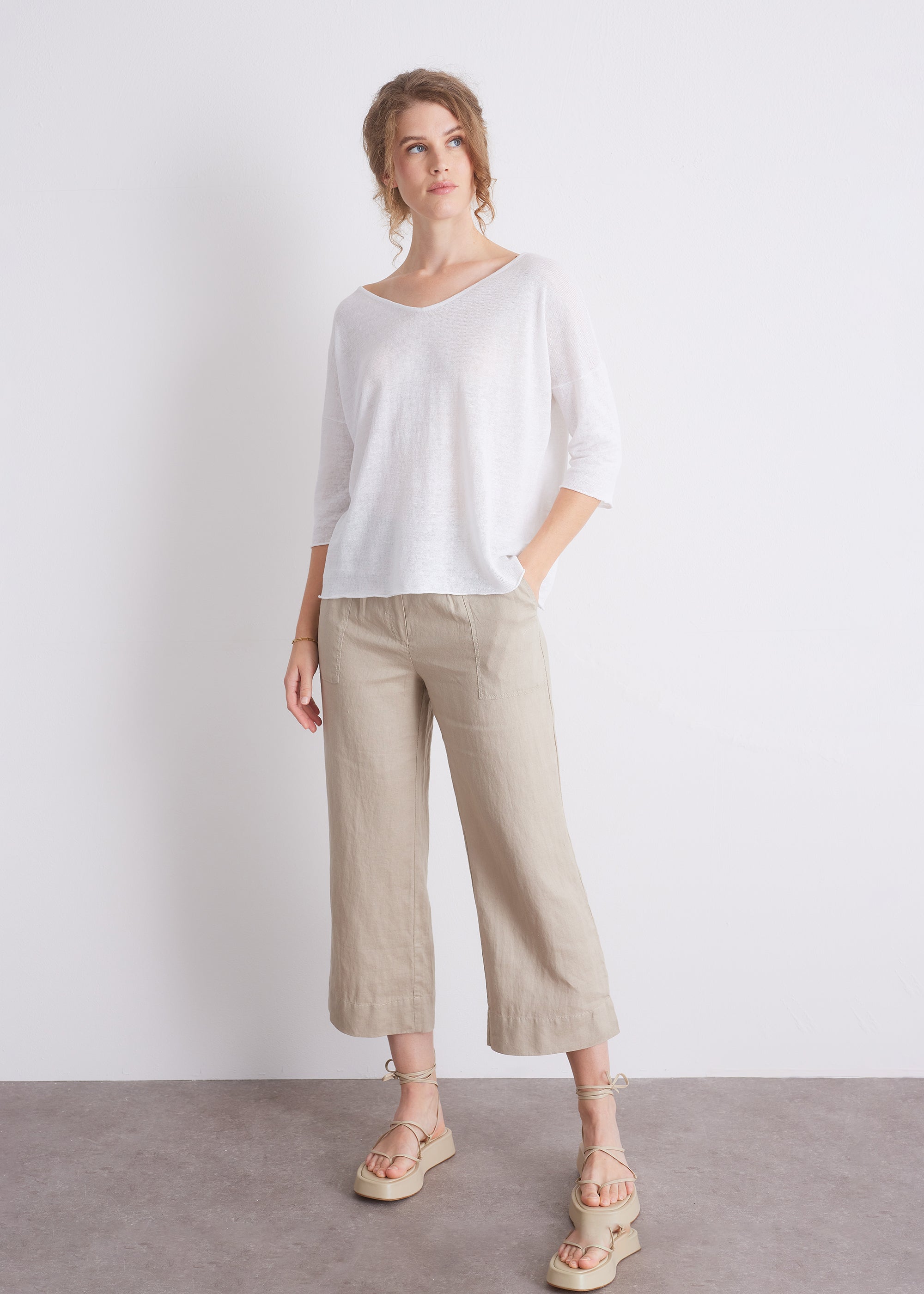 Leinenpullover mit V-Ausschnitt