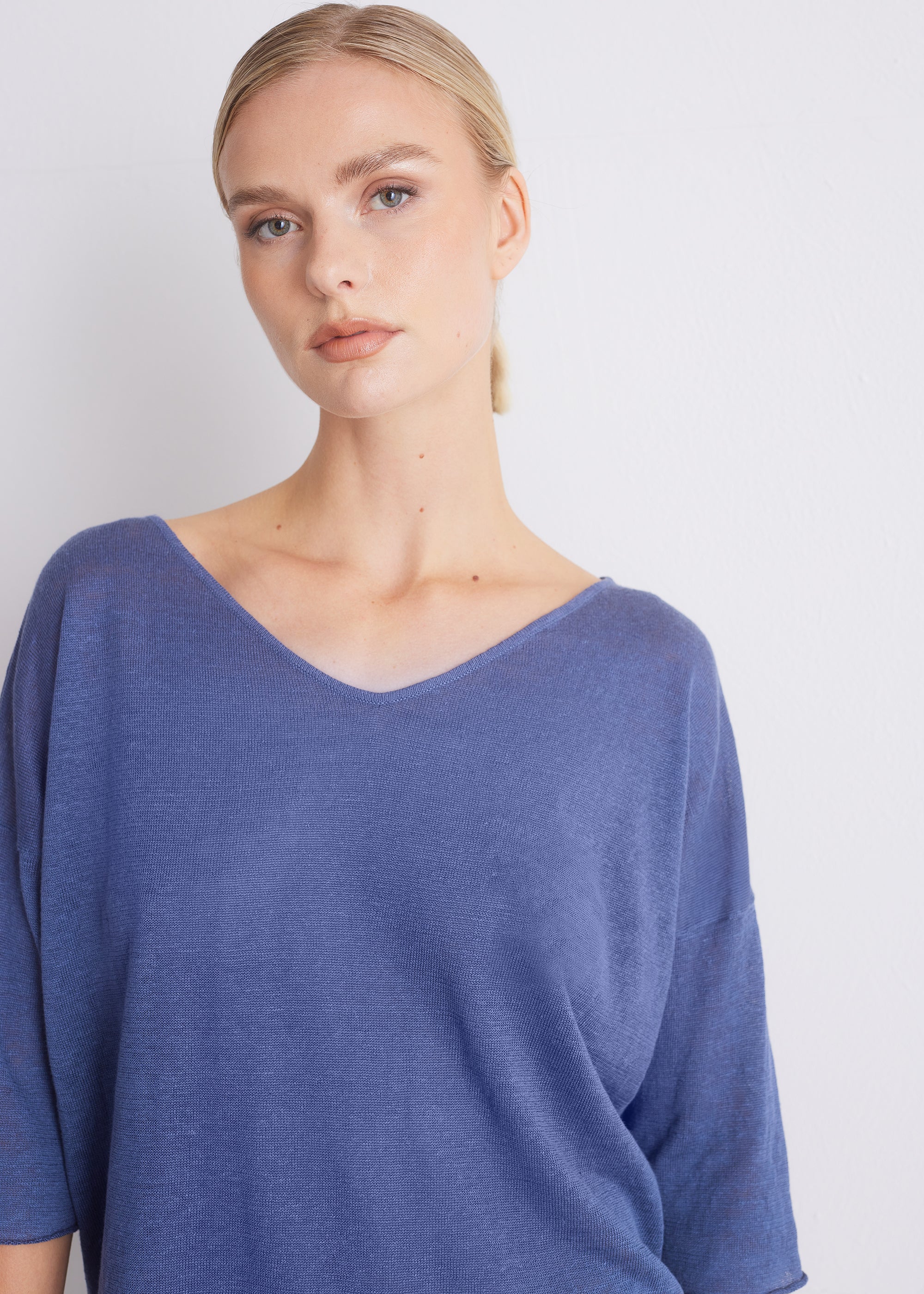 Leinenpullover mit V-Ausschnitt