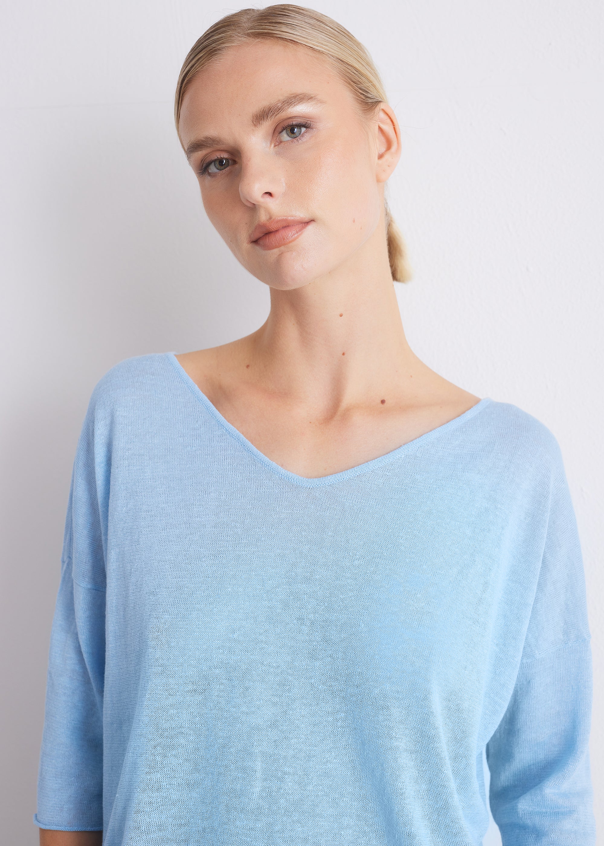 Leinenpullover mit V-Ausschnitt
