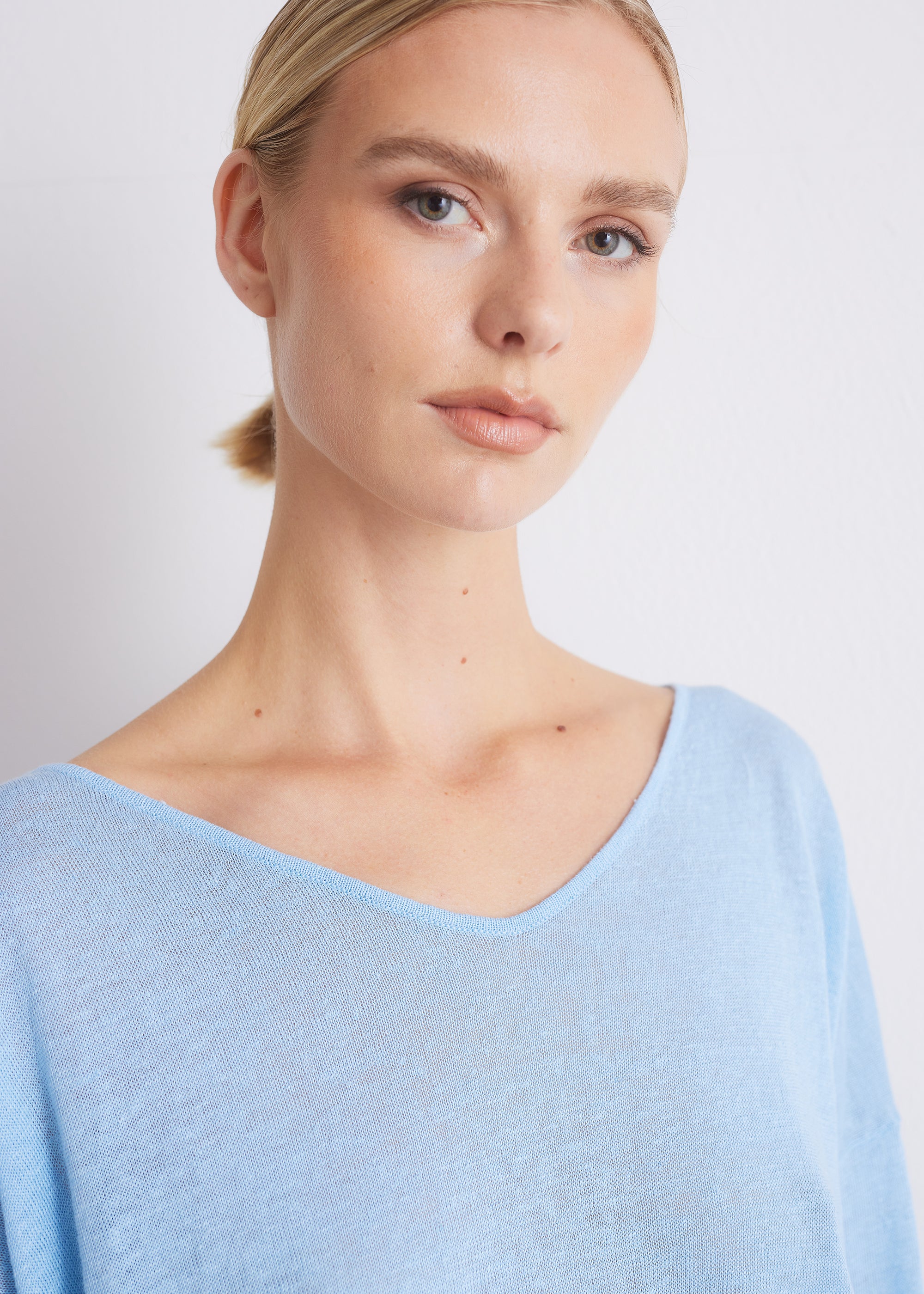 Leinenpullover mit V-Ausschnitt